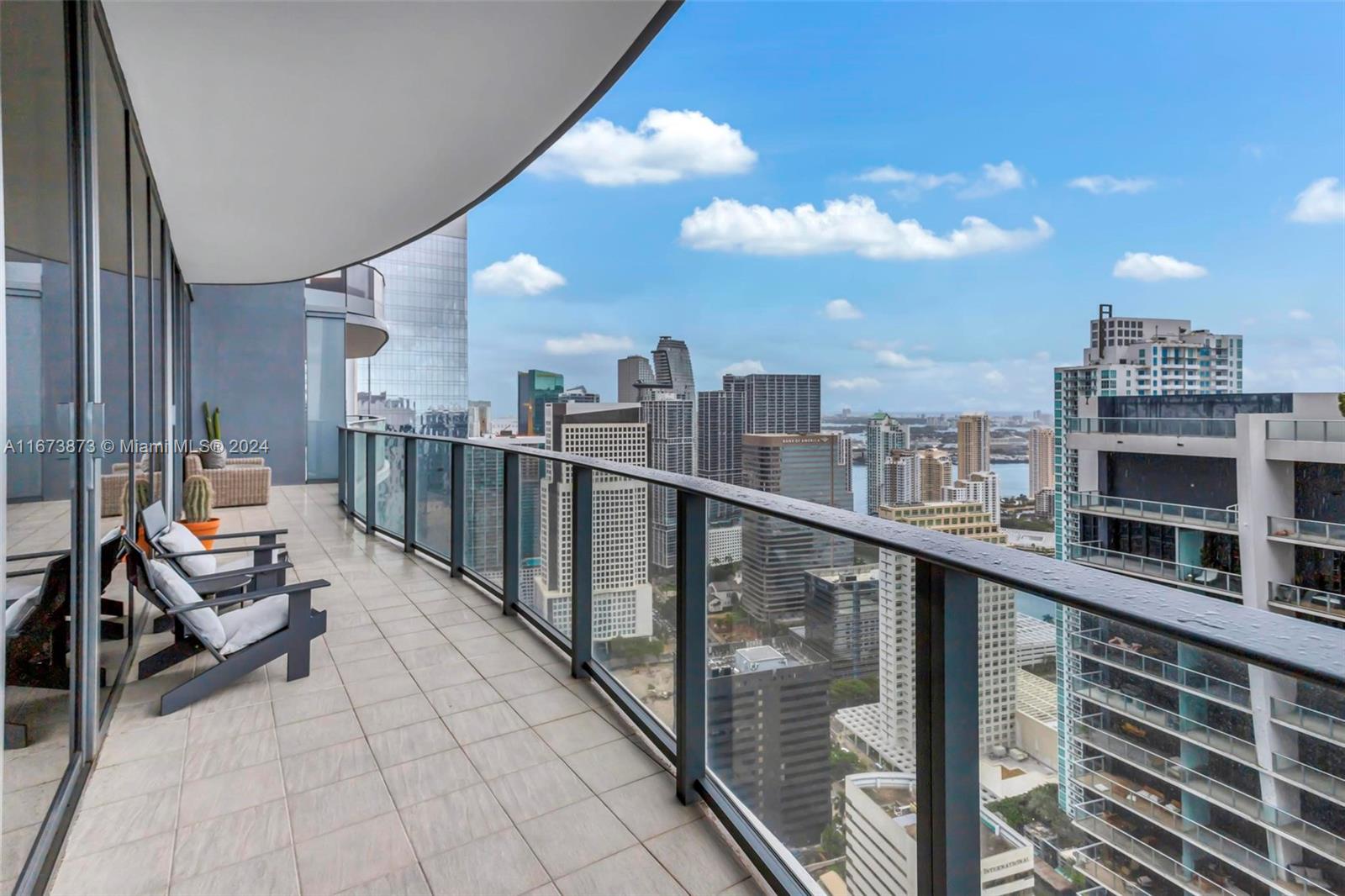 1000 Brickell Plz #PH5105, Miami FL 33131