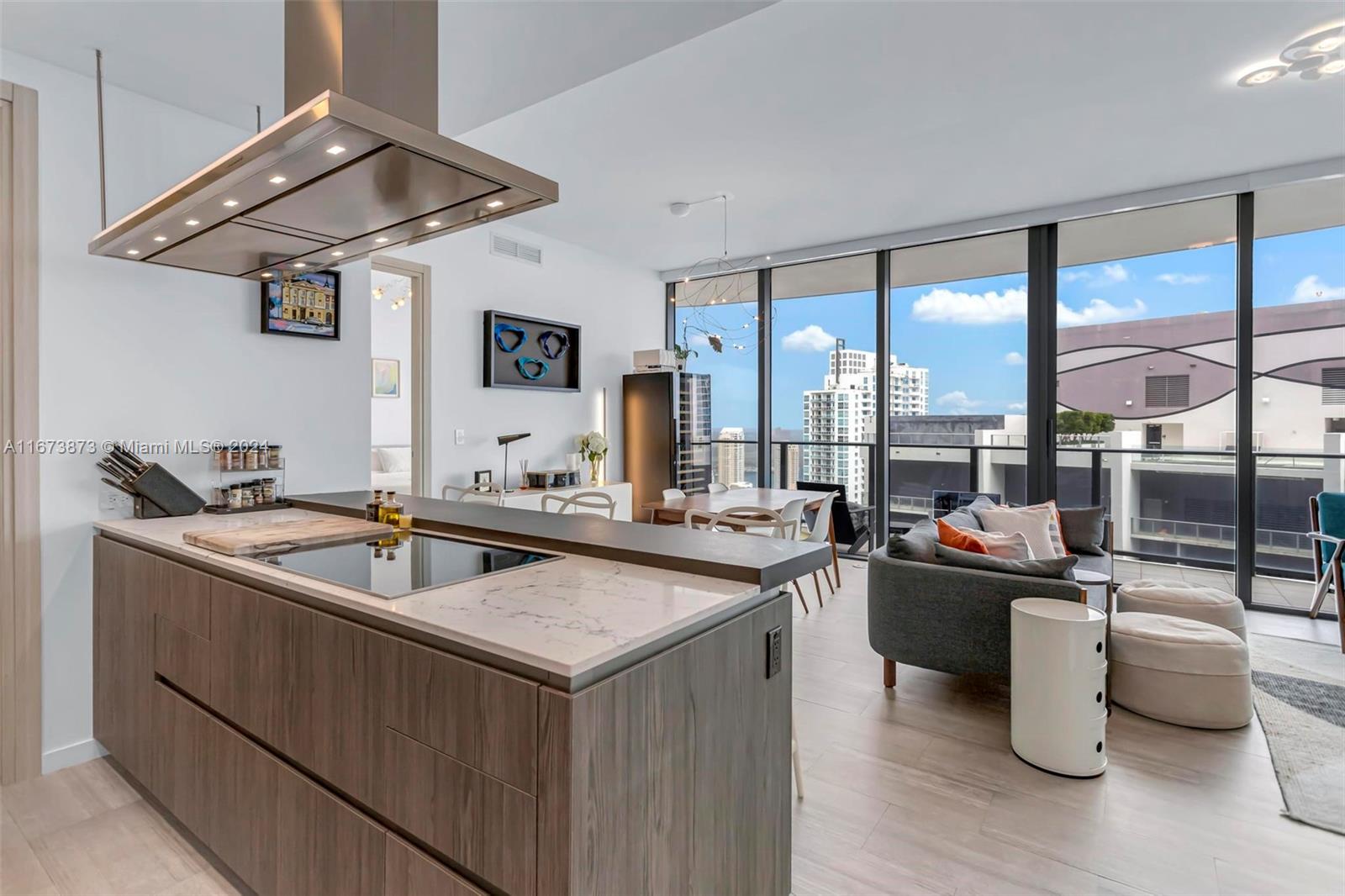 1000 Brickell Plz #PH5105, Miami FL 33131