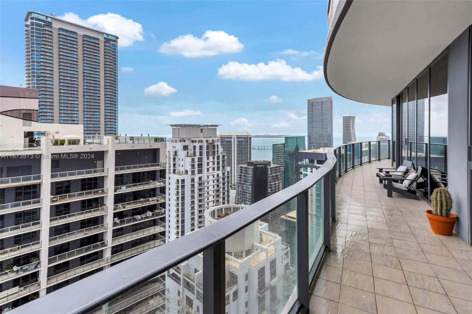 1000 Brickell Plz #PH5105, Miami FL 33131