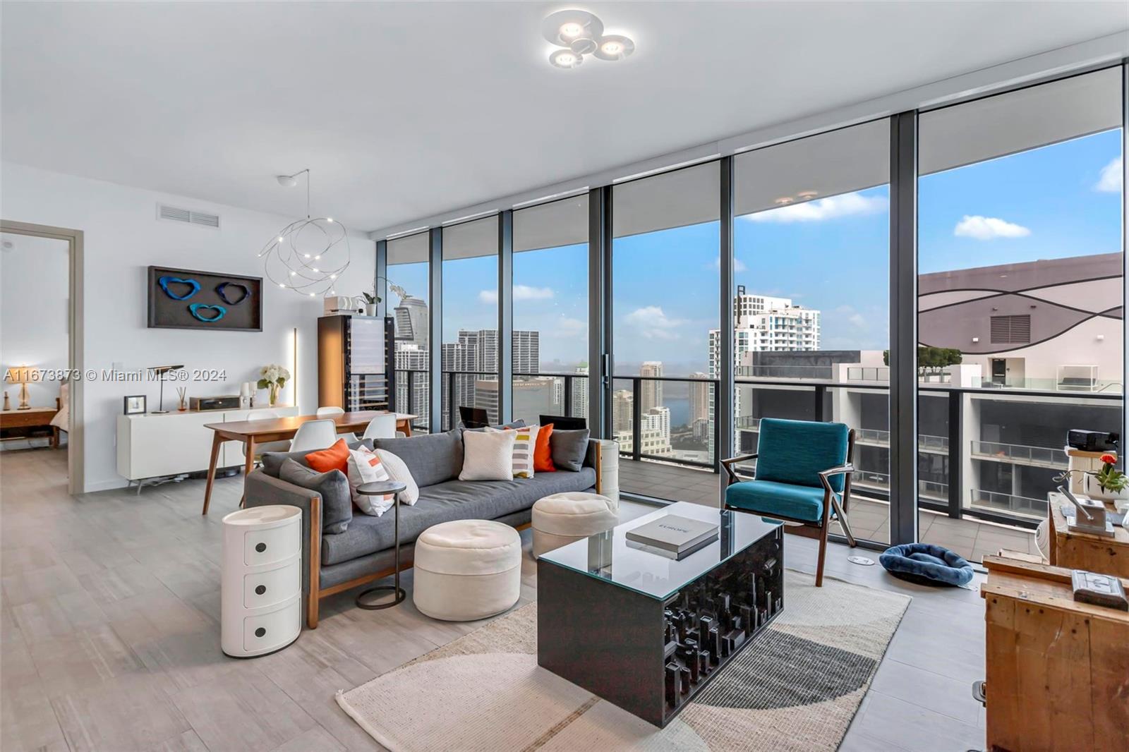 1000 Brickell Plz #PH5105, Miami FL 33131