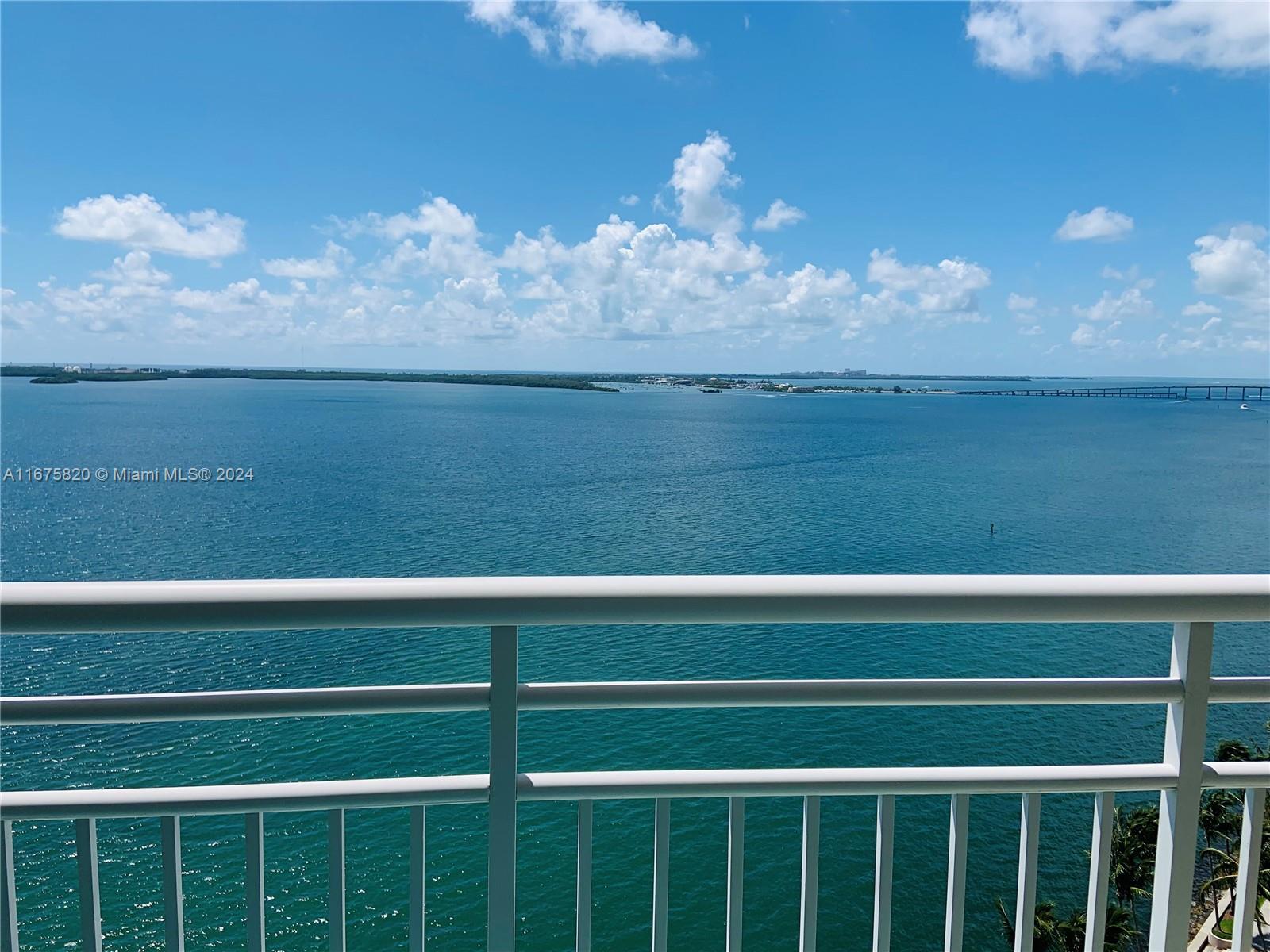 808 Brickell Key Dr #1806, Miami FL 33131