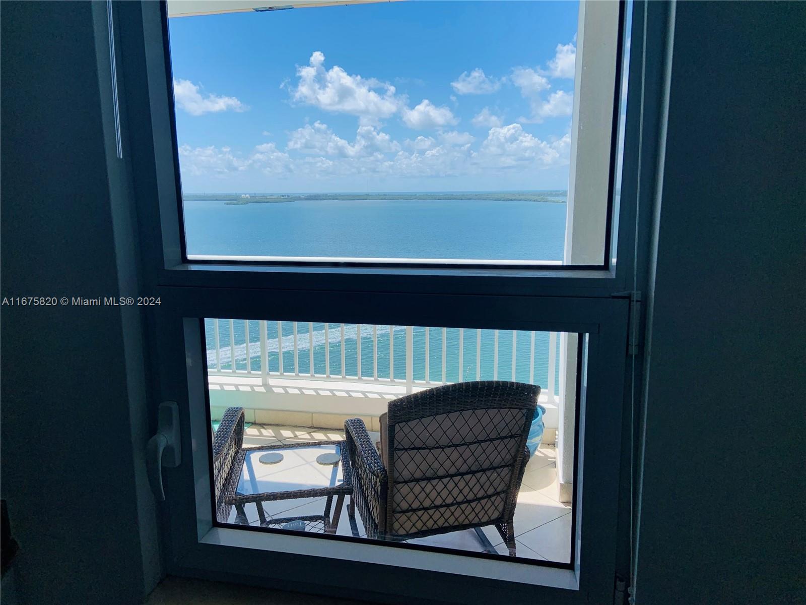 808 Brickell Key Dr #1806, Miami FL 33131