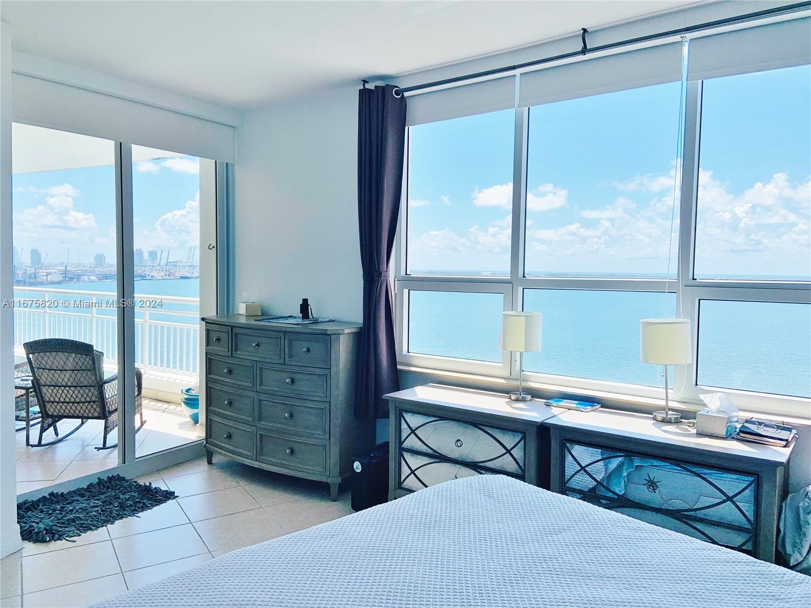 808 Brickell Key Dr #1806, Miami FL 33131