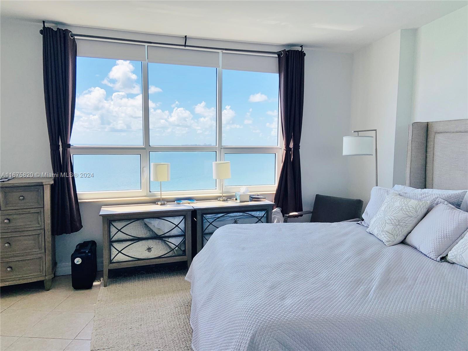 808 Brickell Key Dr #1806, Miami FL 33131