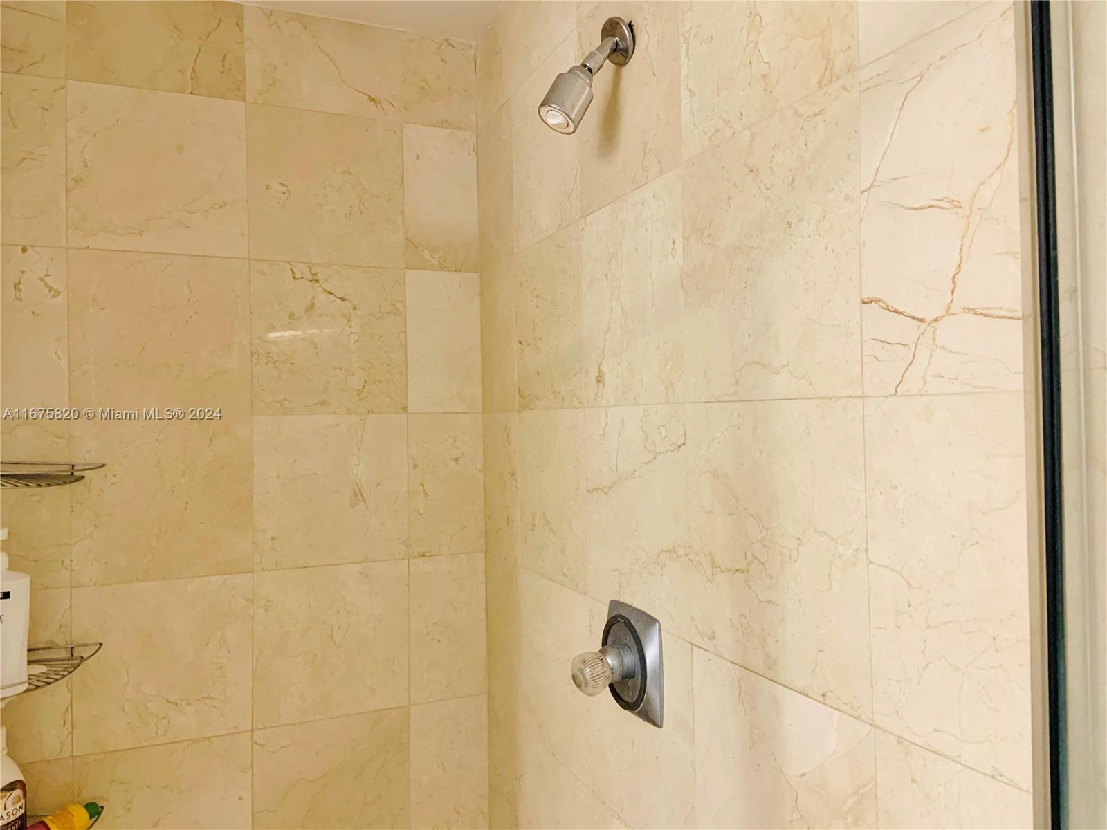 808 Brickell Key Dr #1806, Miami FL 33131