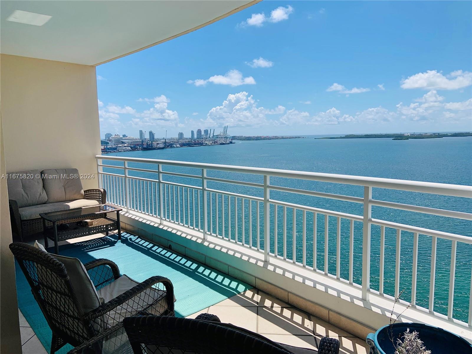 808 Brickell Key Dr #1806, Miami FL 33131