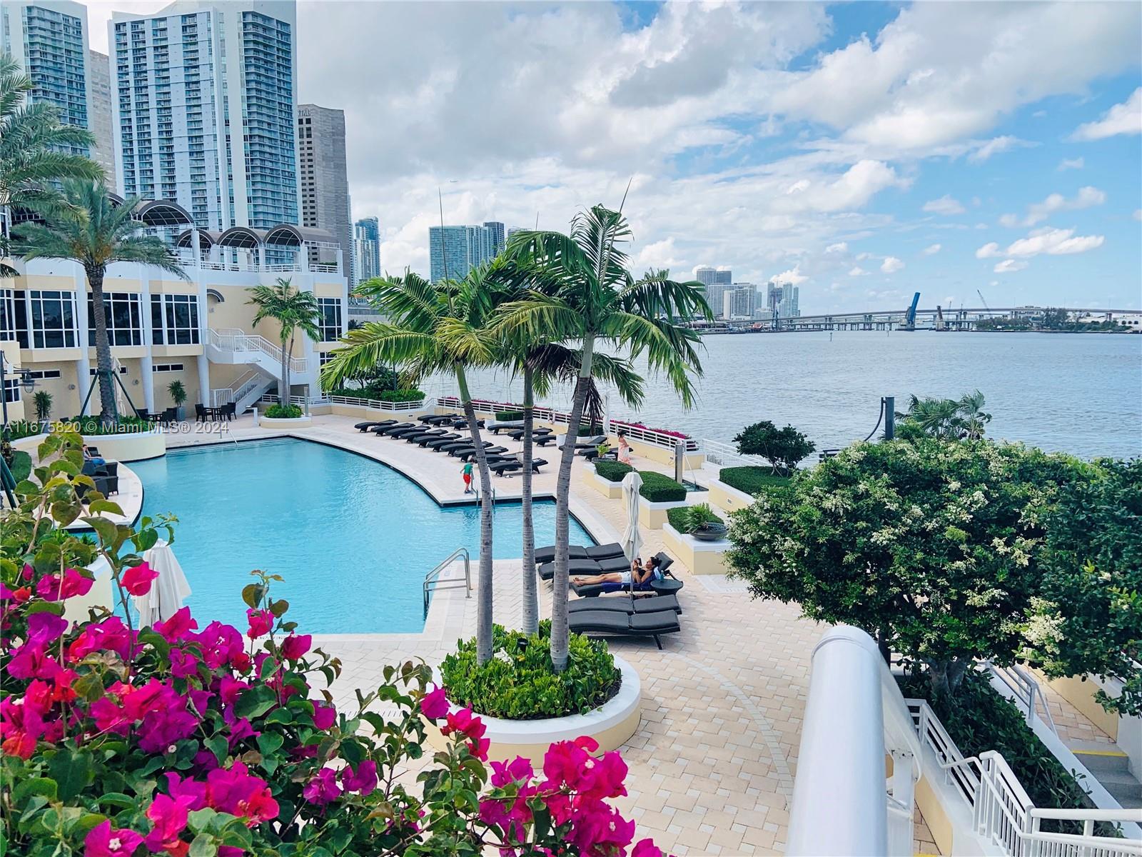 808 Brickell Key Dr #1806, Miami FL 33131