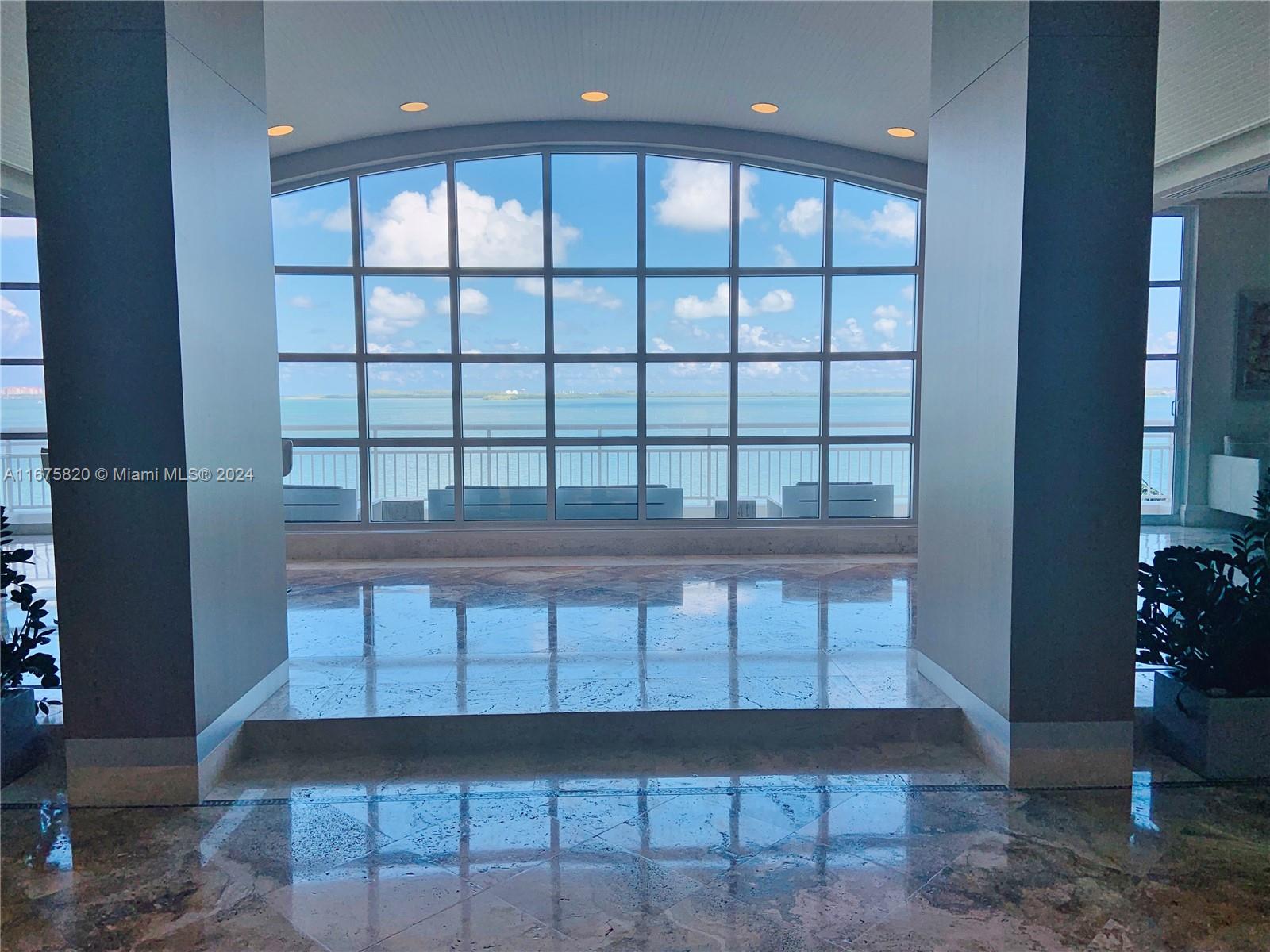 808 Brickell Key Dr #1806, Miami FL 33131