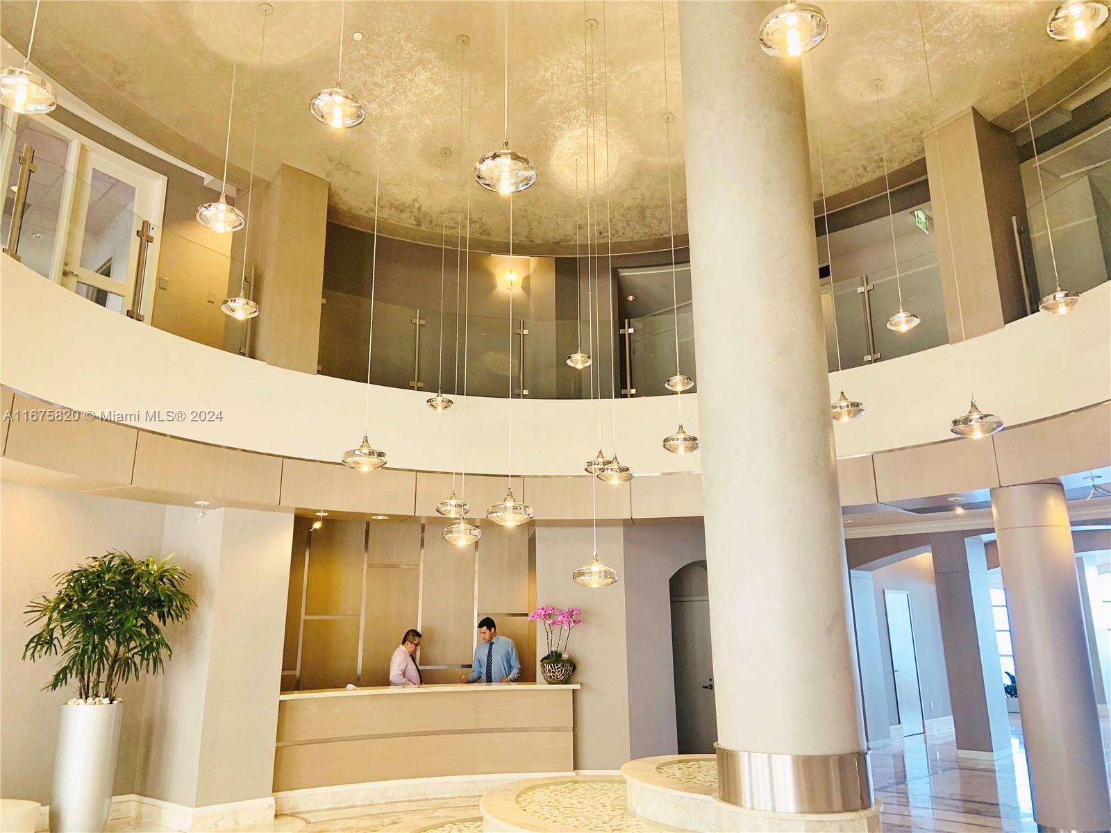808 Brickell Key Dr #1806, Miami FL 33131