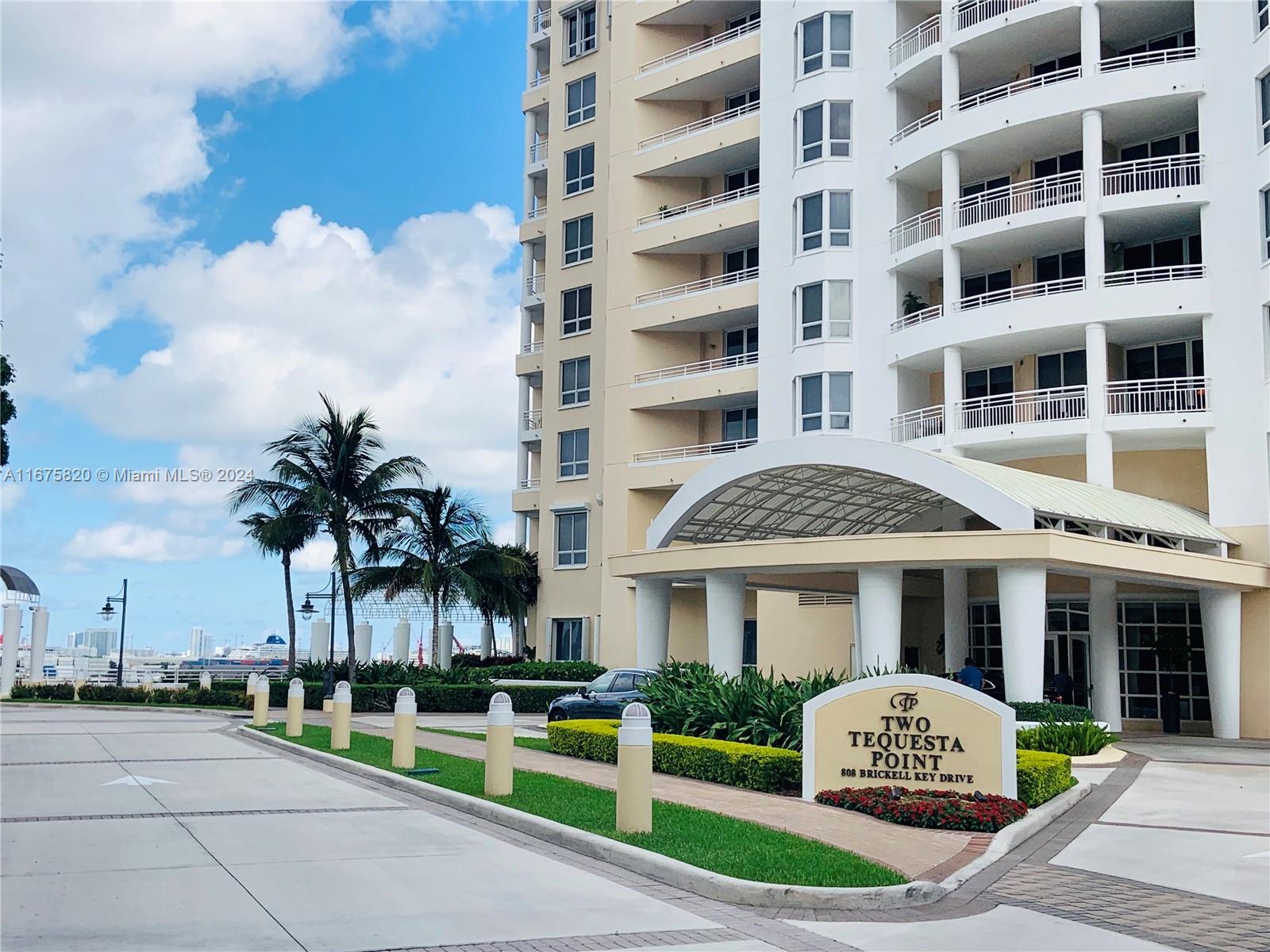 808 Brickell Key Dr #1806, Miami FL 33131