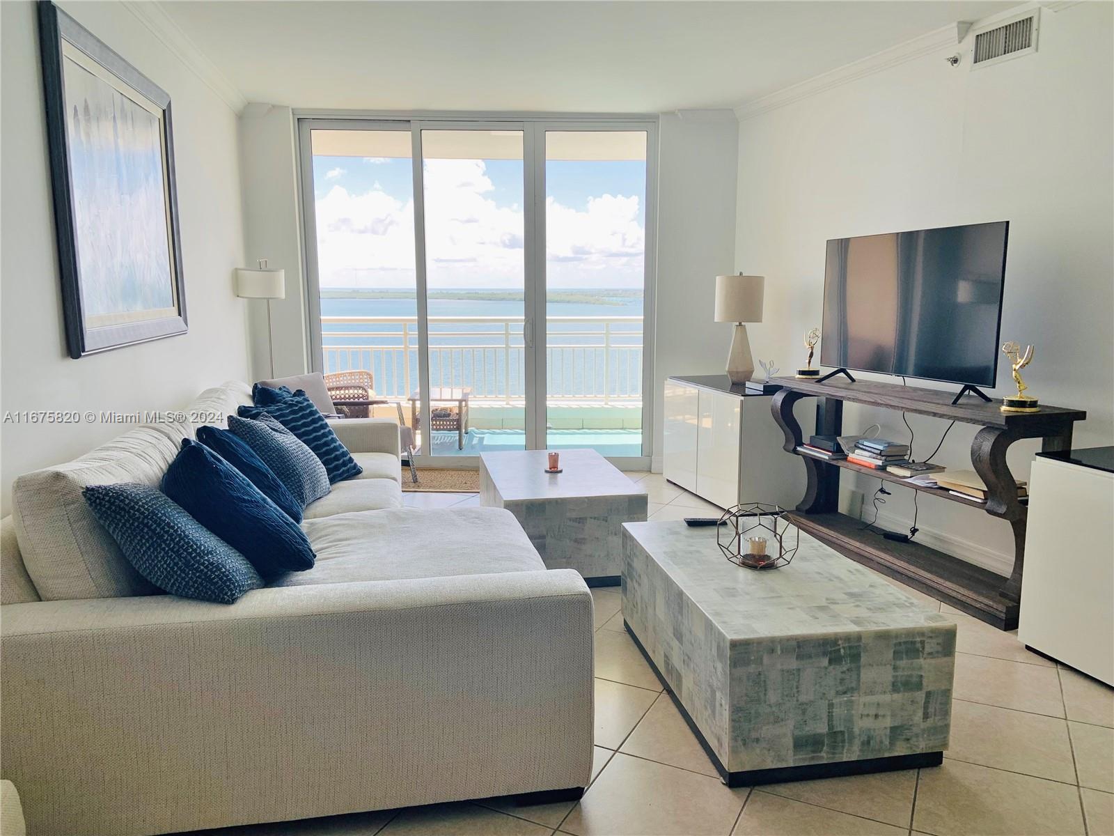 808 Brickell Key Dr #1806, Miami FL 33131
