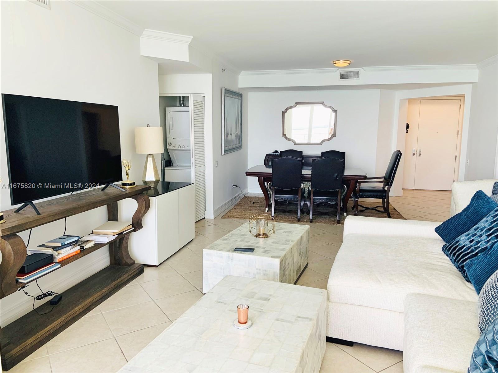 808 Brickell Key Dr #1806, Miami FL 33131