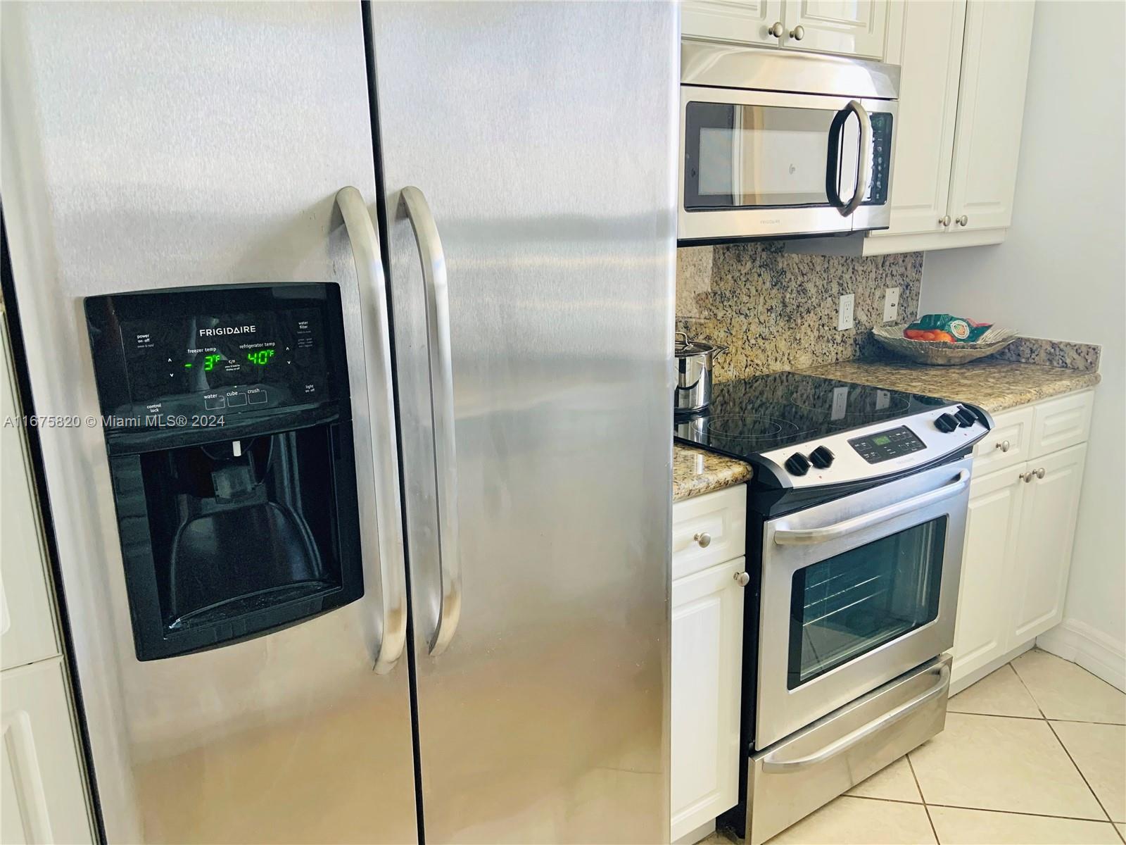 808 Brickell Key Dr #1806, Miami FL 33131