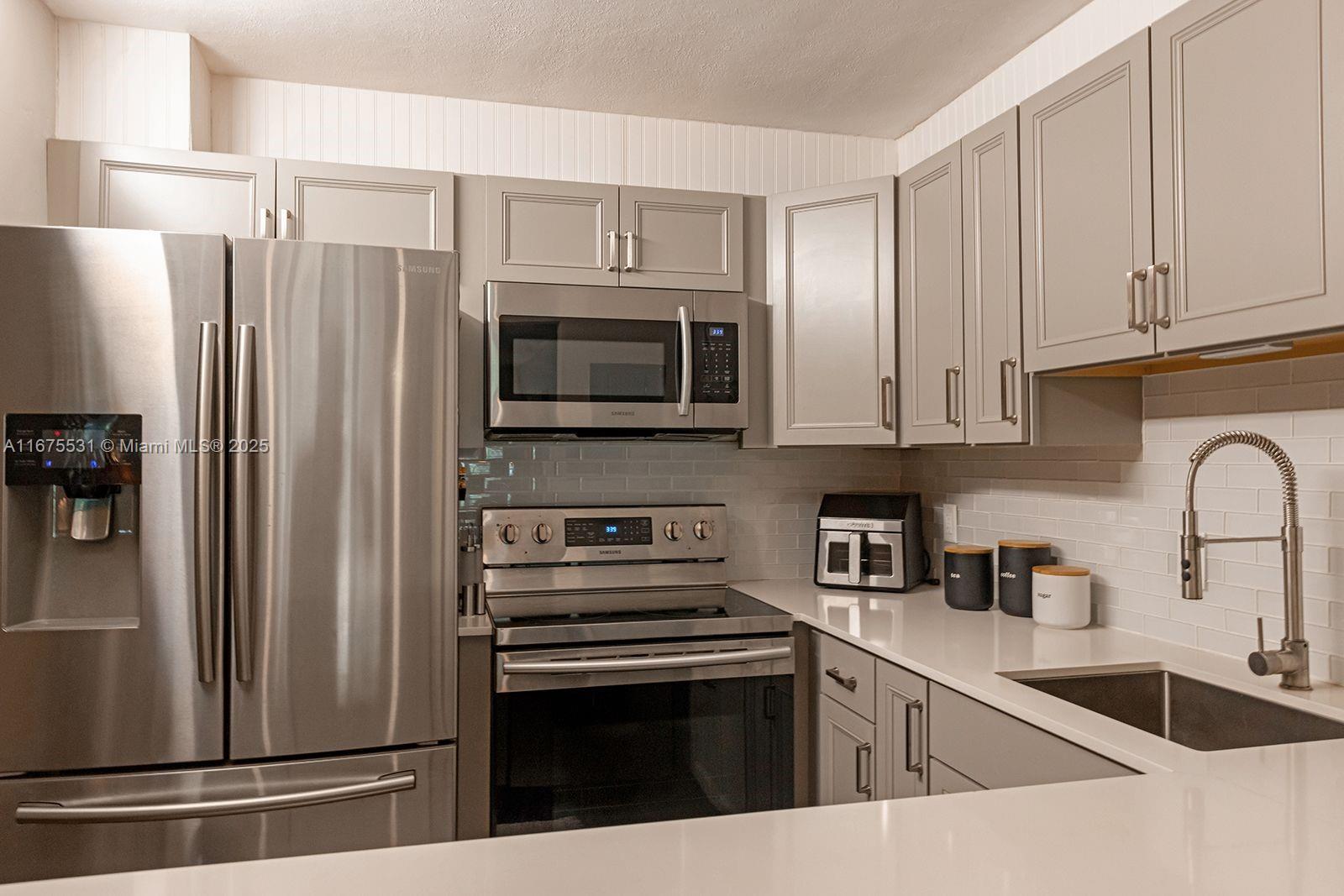 1681 NW 70th Ave #306, Plantation, Florida image 2