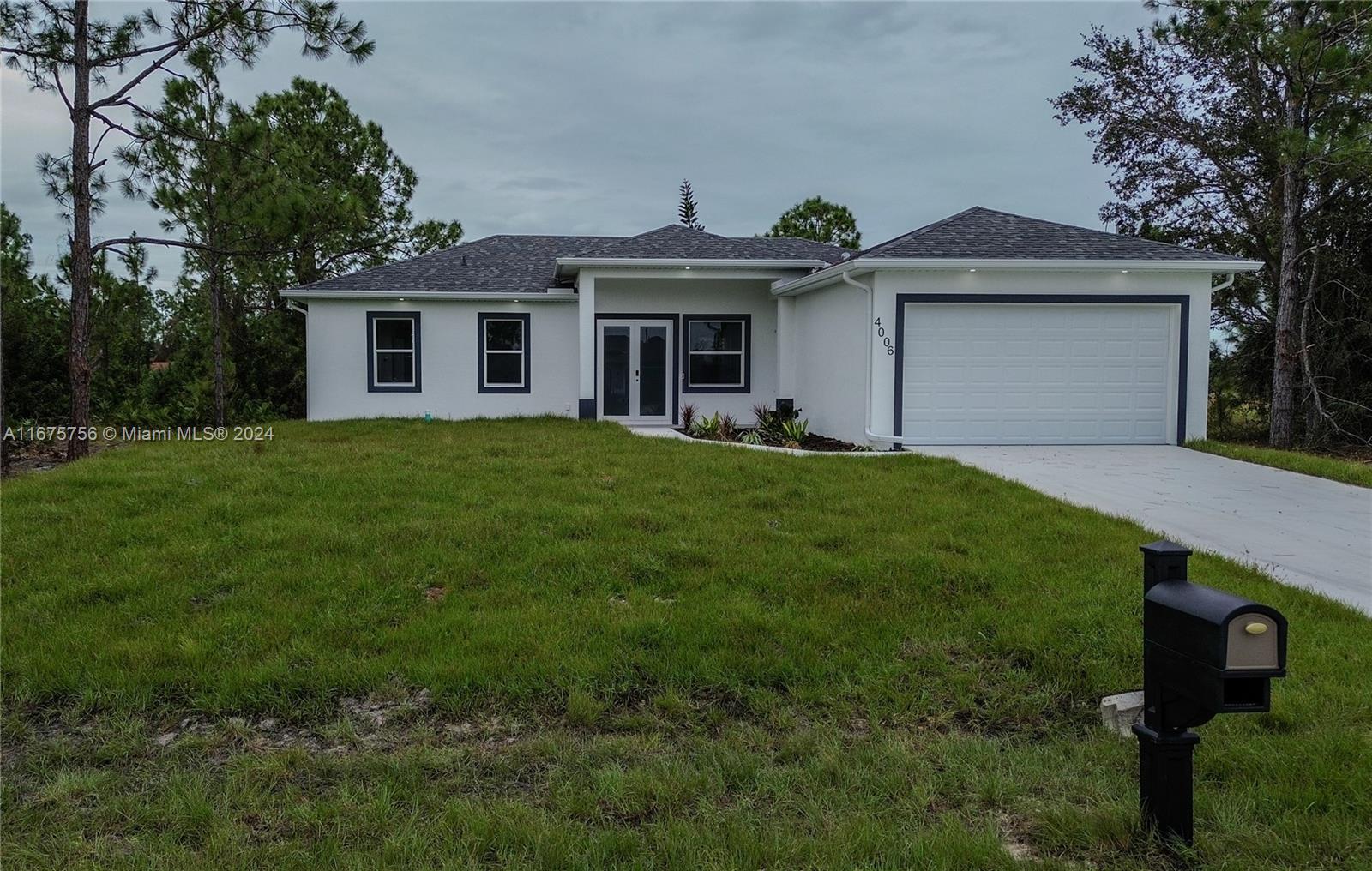 4006 2nd St Sw, Lehigh Acres, Florida image 2