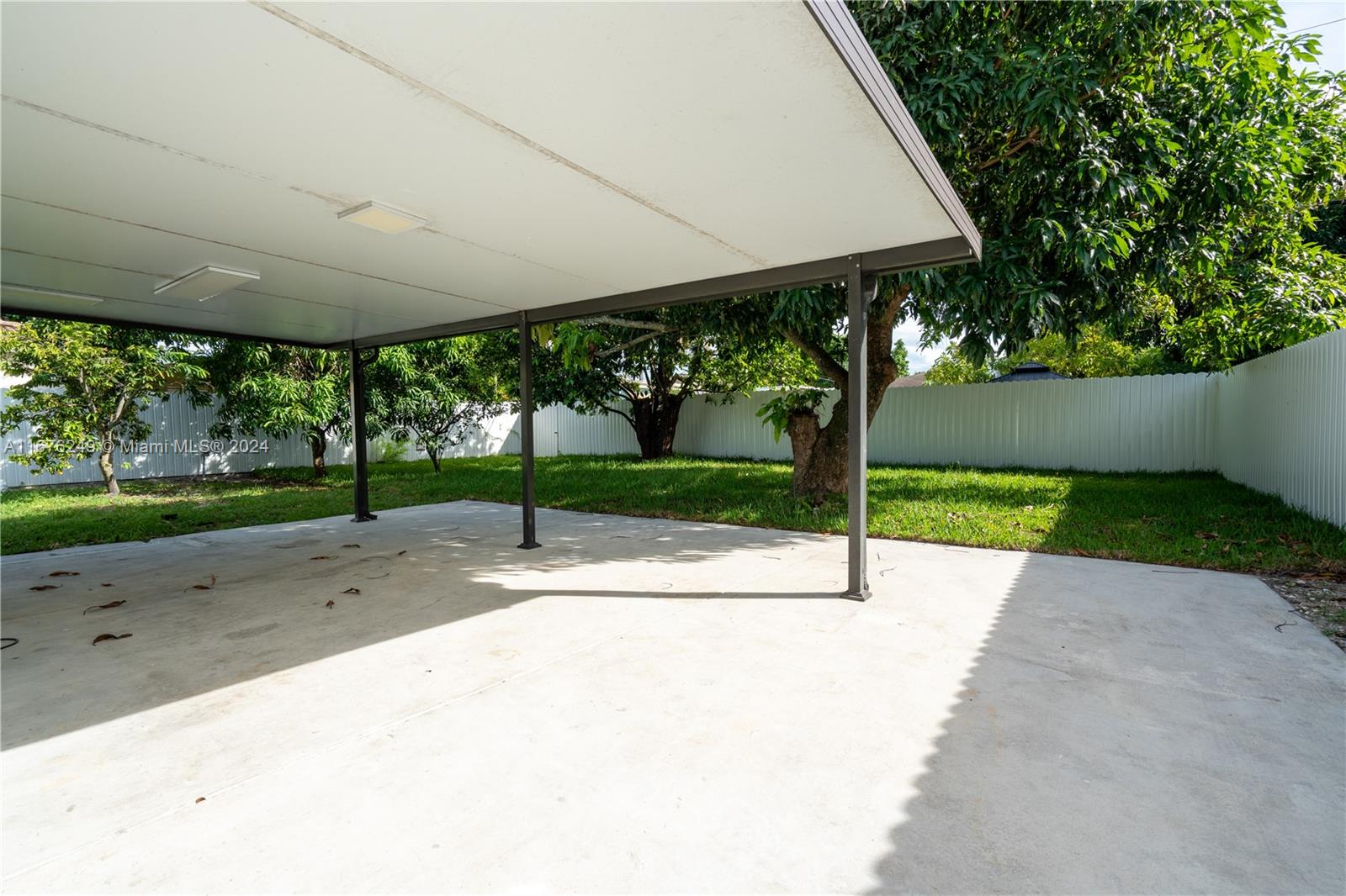 1180 NE 132nd St, North Miami, Florida image 14