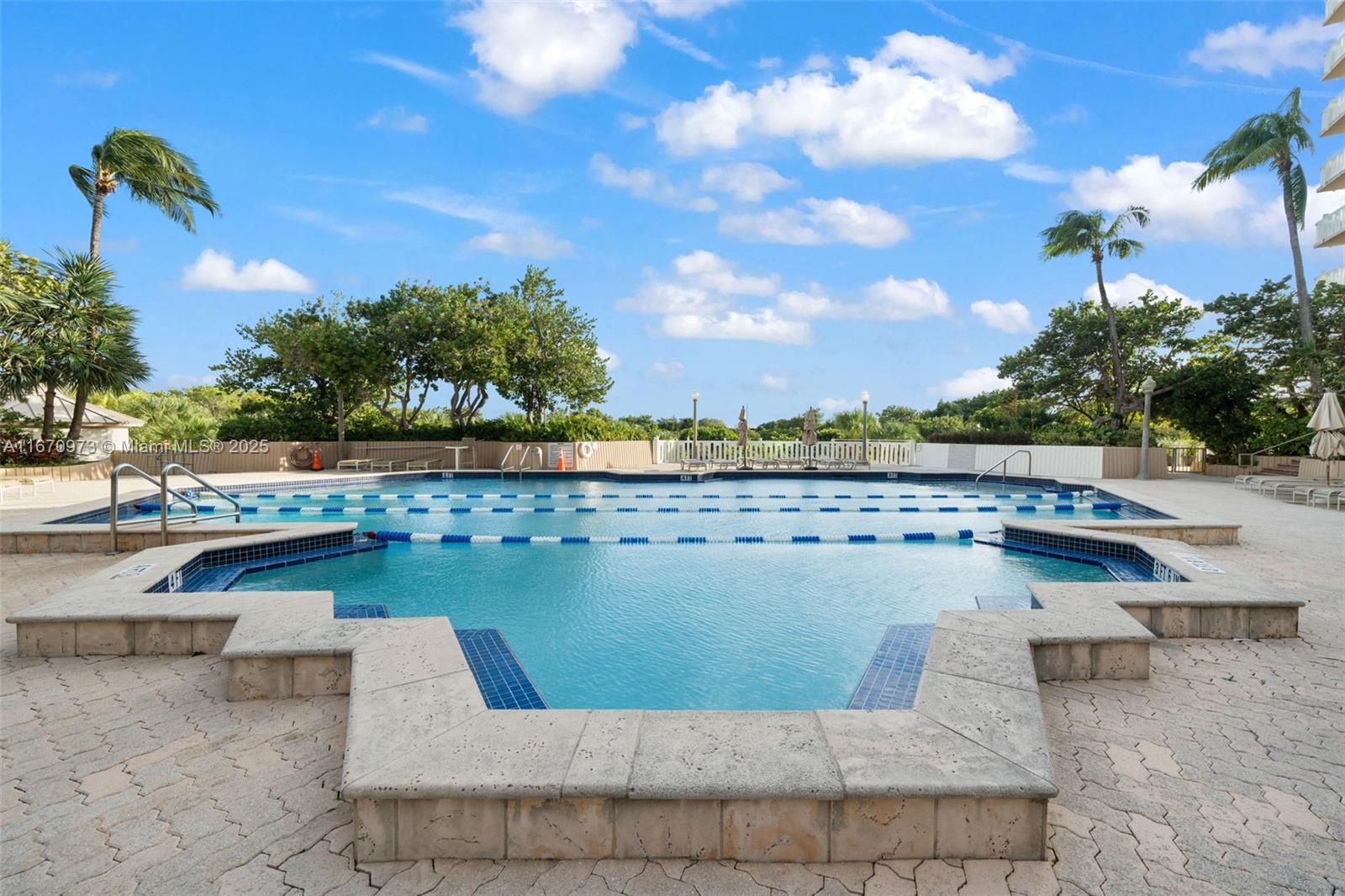 1121 Crandon Blvd #E105, Key Biscayne, Florida image 27