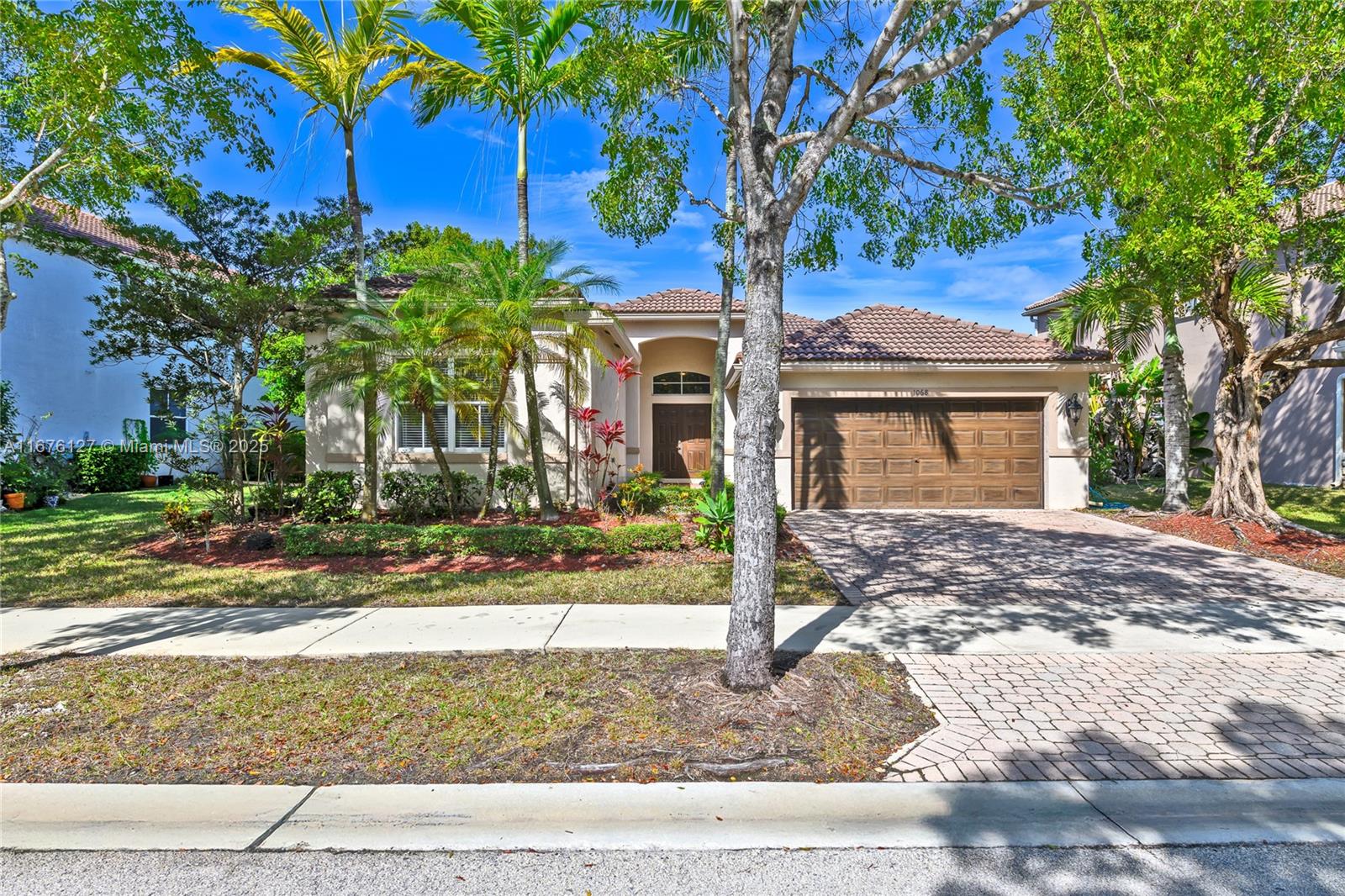 1068 Lavender Cir, Weston, Florida image 1