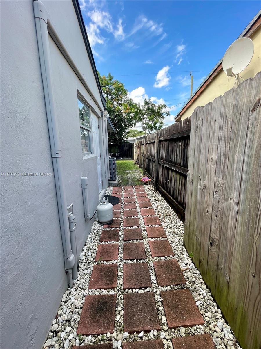 3161 NW 4th St, Lauderhill, Florida image 30