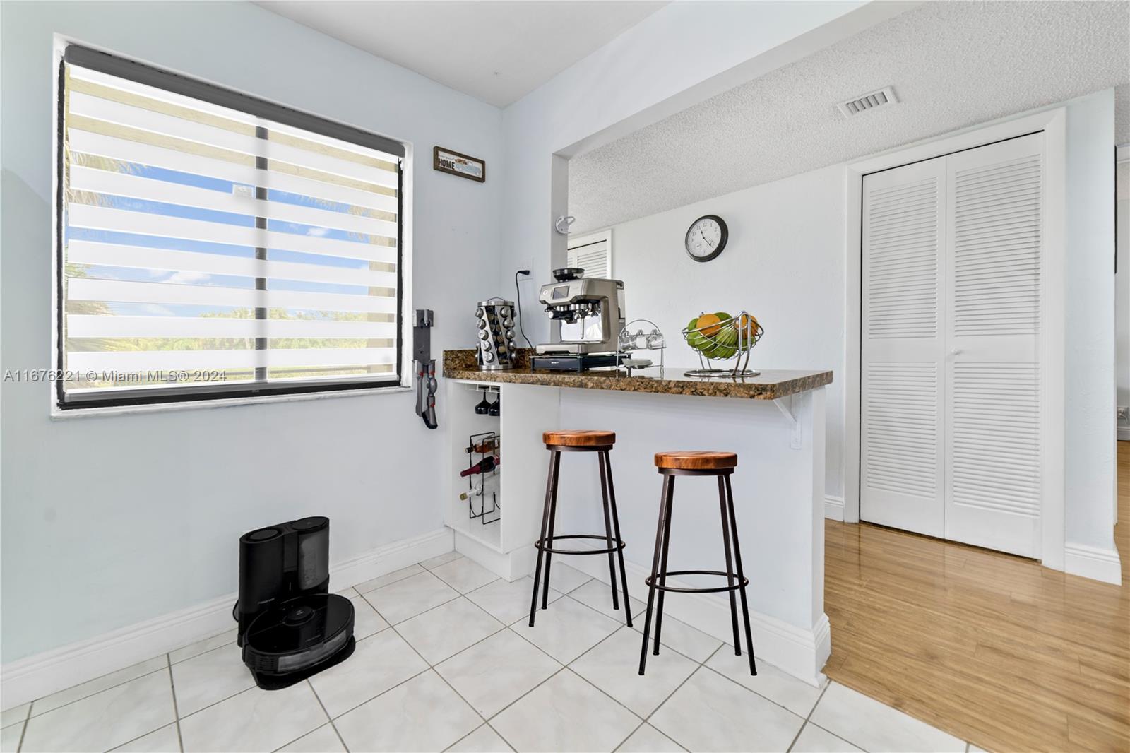 326 Lakeview Dr #204, Weston, Florida image 19