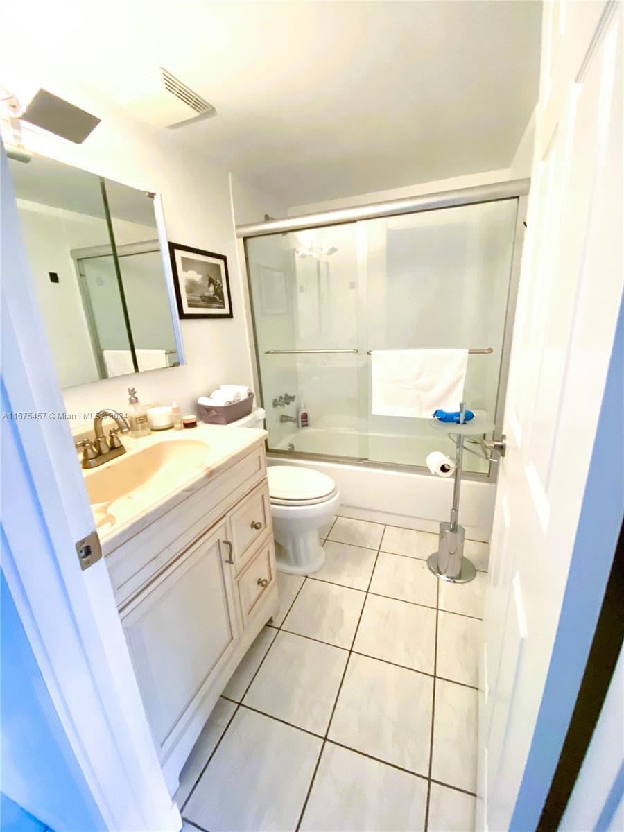 677 Trace Cir #102, Deerfield Beach, Florida image 12