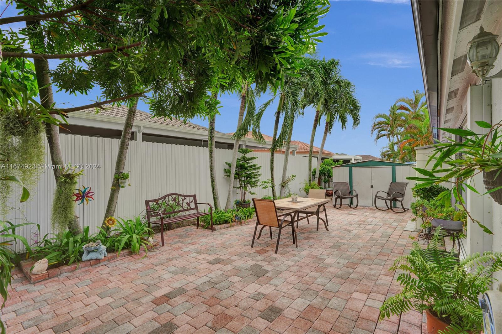 7833 NW 194th St, Hialeah, Florida image 34