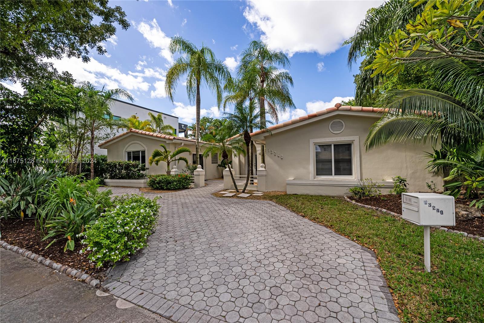 13240 Coronado Ln, North Miami, Florida image 3