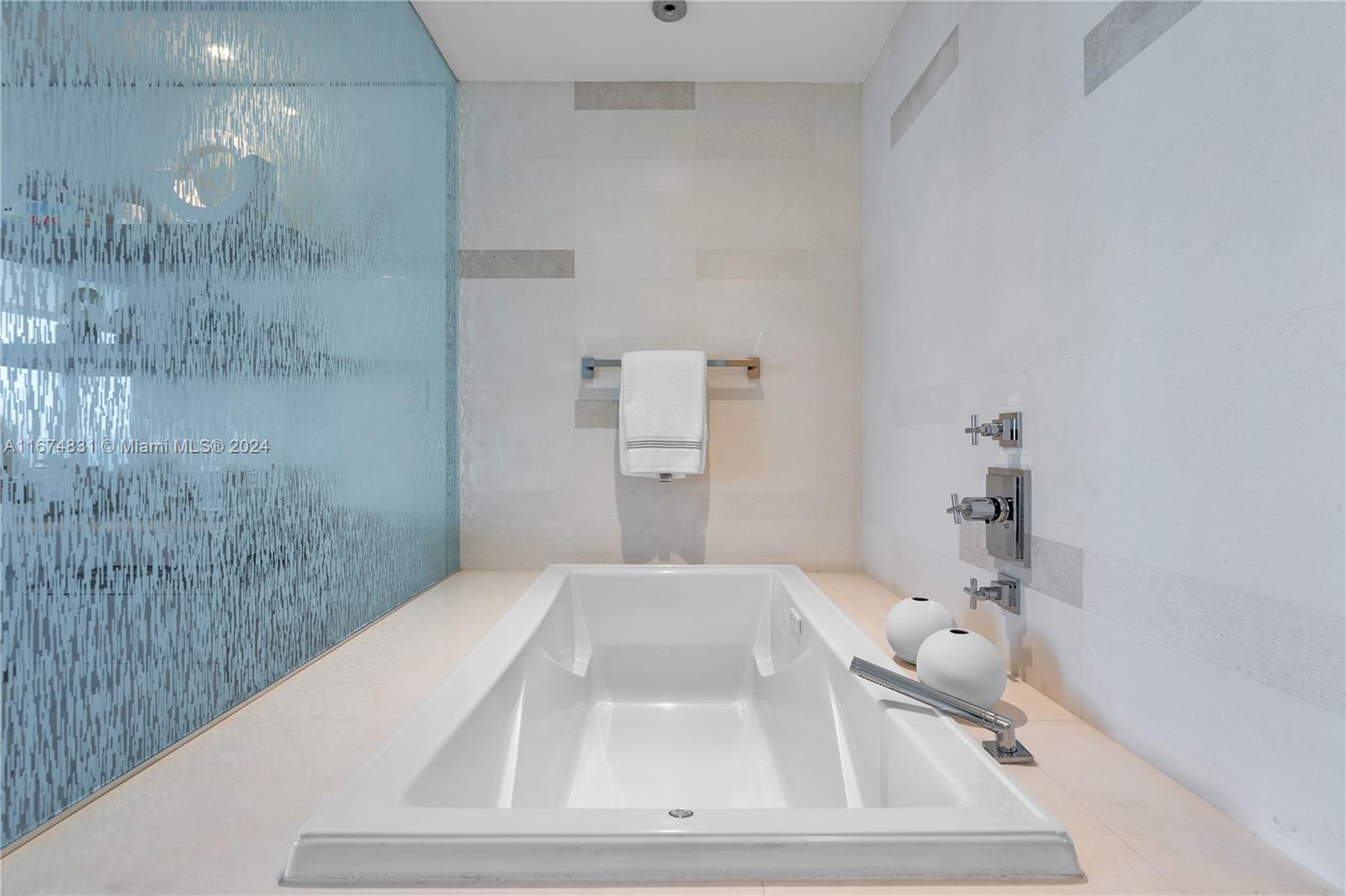 3737 Collins Ave #S-1003, Miami Beach FL 33140