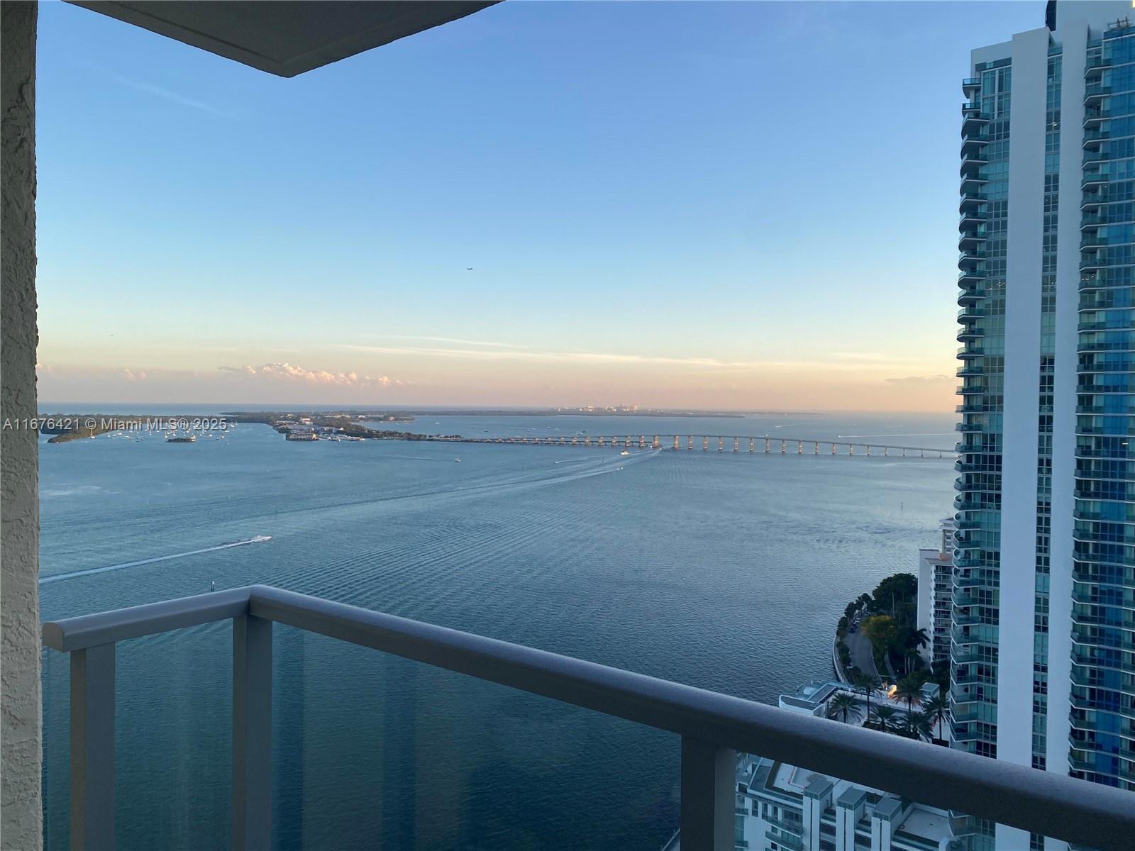 Apartamento para Alugar em Miami, FL