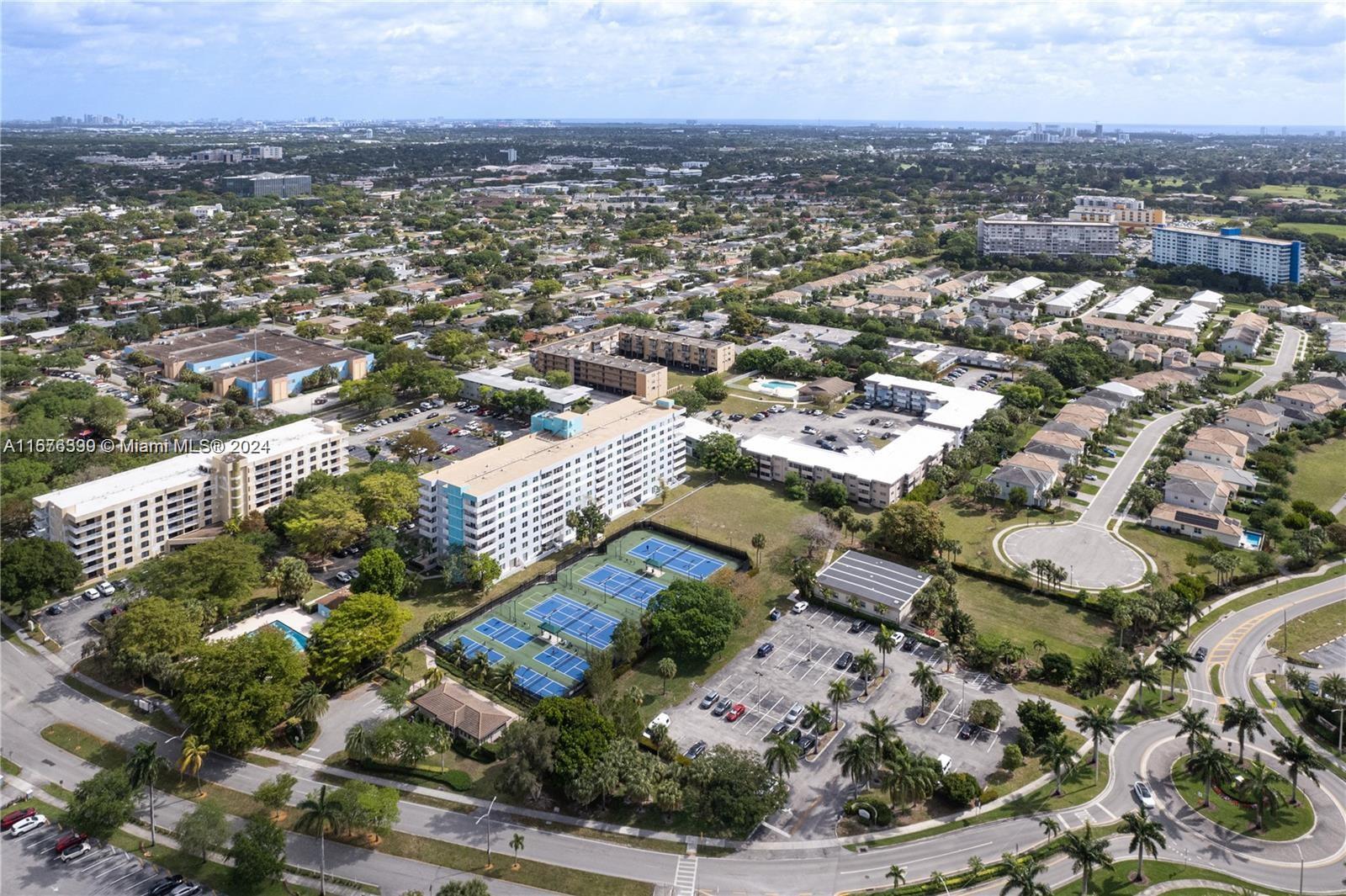 Residential, Hollywood, Florida image 30