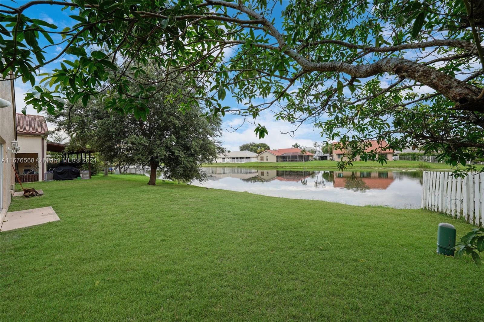 14021 Richwood Pl, Davie, Florida image 32