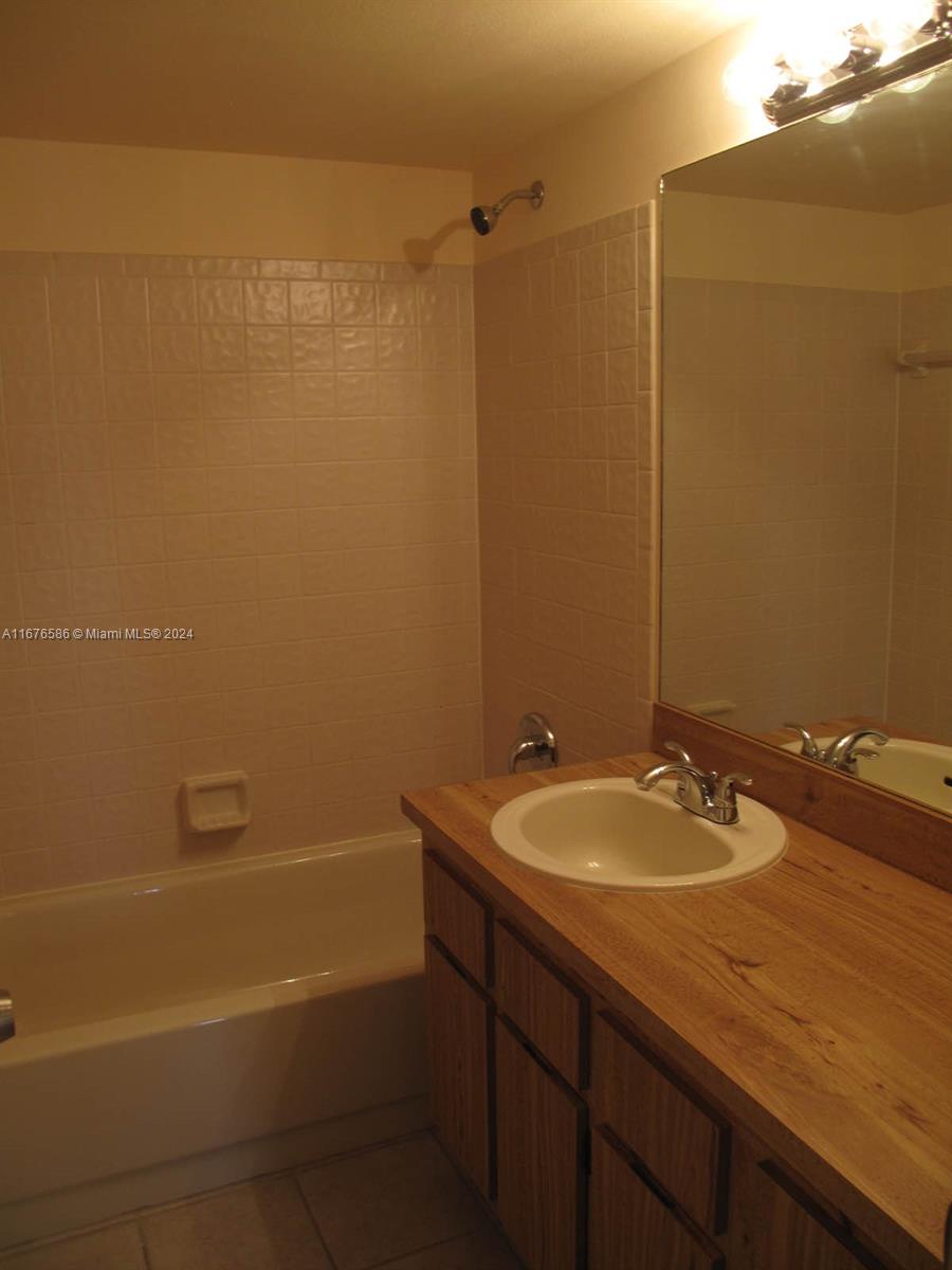 10007 Twin Lakes Dr #25-O, Coral Springs, Florida image 10