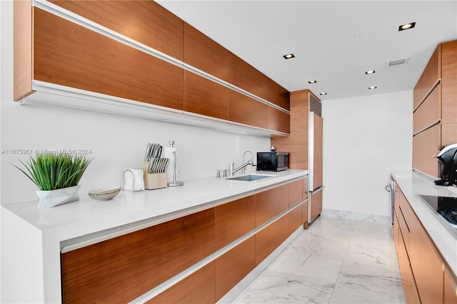 6801 Collins Ave #LPH12(Door 01/02), Miami Beach FL 33141