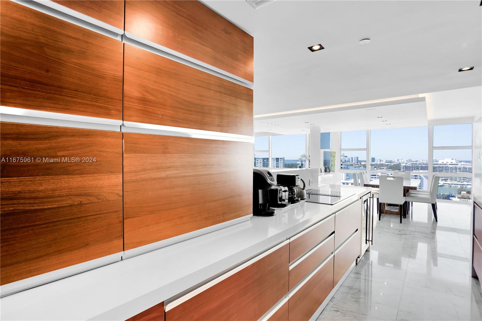 6801 Collins Ave #LPH12(Door 01/02), Miami Beach FL 33141