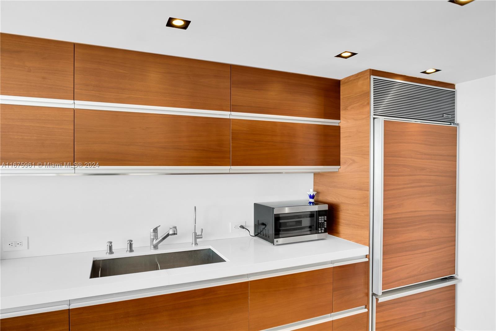 6801 Collins Ave #LPH12(Door 01/02), Miami Beach FL 33141