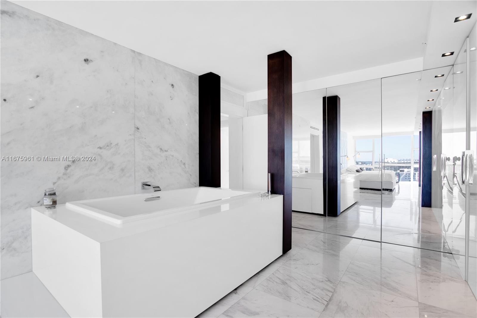 6801 Collins Ave #LPH12(Door 01/02), Miami Beach FL 33141