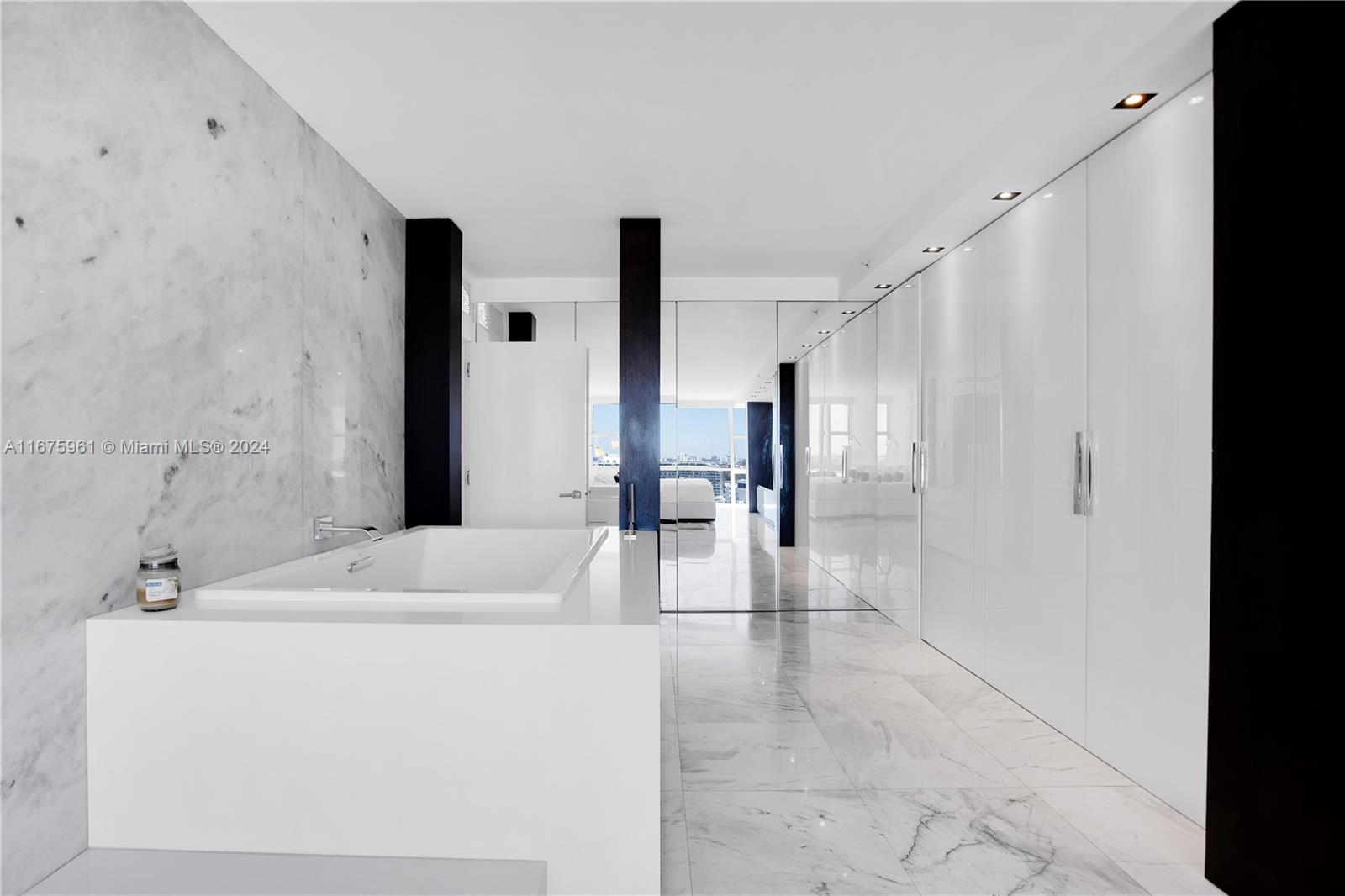 6801 Collins Ave #LPH12(Door 01/02), Miami Beach FL 33141