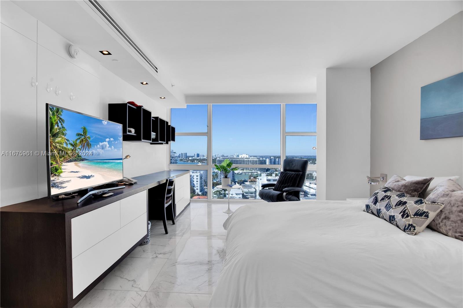 6801 Collins Ave #LPH12(Door 01/02), Miami Beach FL 33141