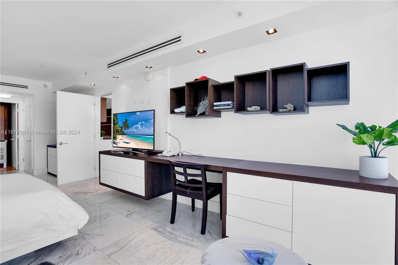 6801 Collins Ave #LPH12(Door 01/02), Miami Beach FL 33141