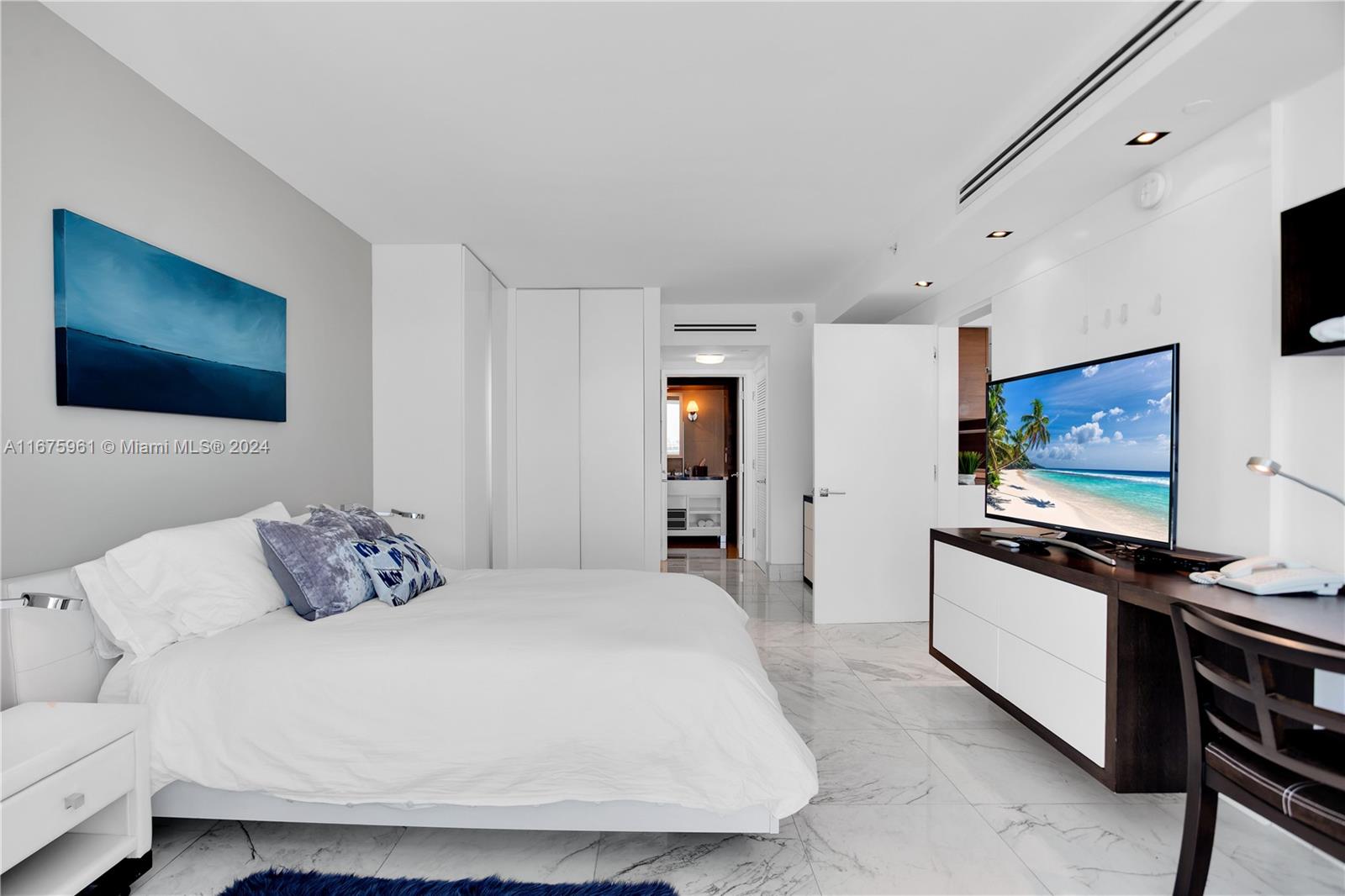 6801 Collins Ave #LPH12(Door 01/02), Miami Beach FL 33141