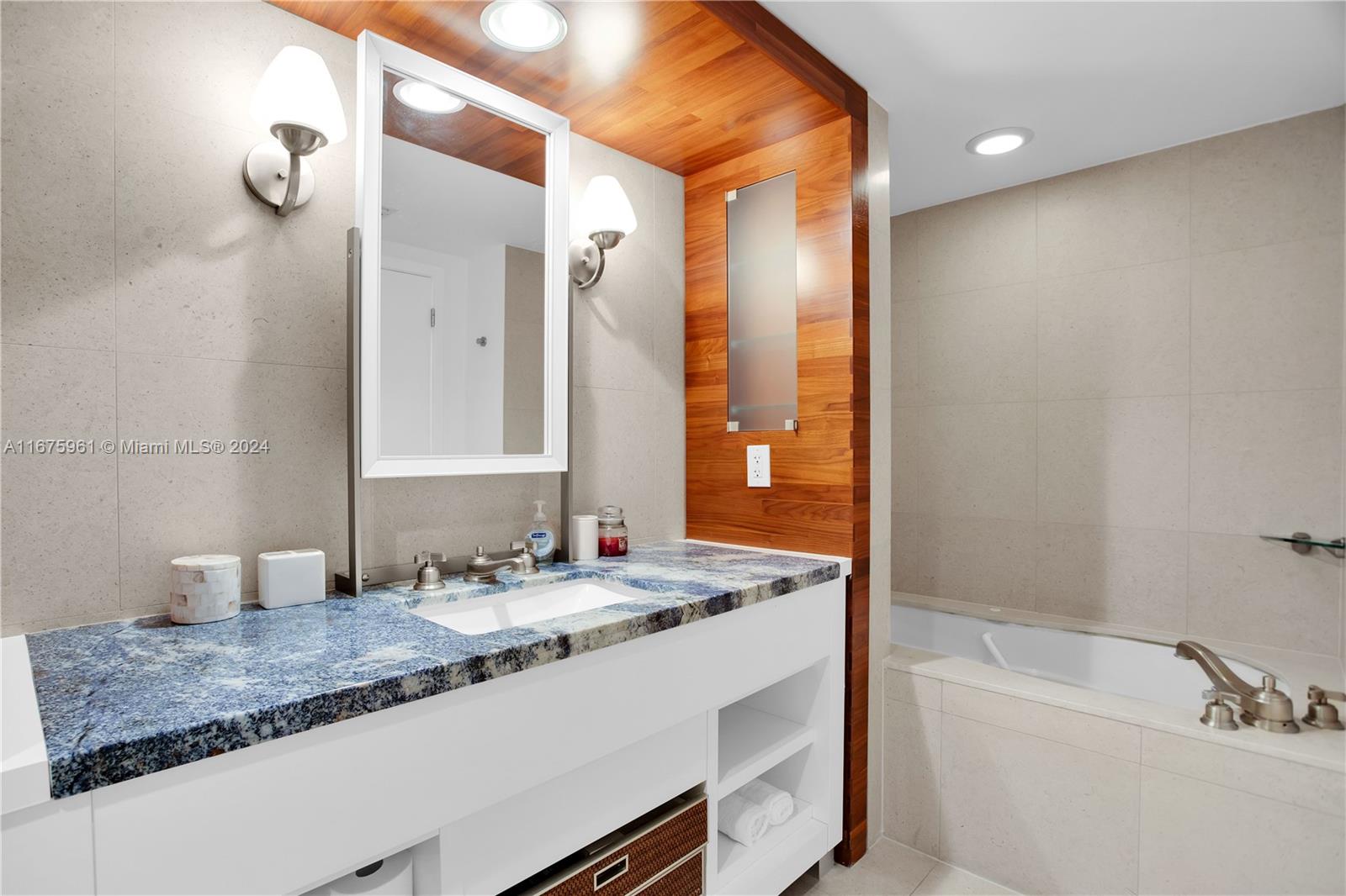 6801 Collins Ave #LPH12(Door 01/02), Miami Beach FL 33141