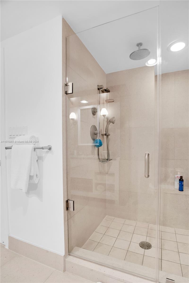 6801 Collins Ave #LPH12(Door 01/02), Miami Beach FL 33141