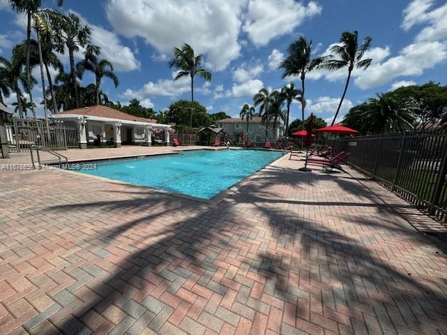 3780 San Simeon Cir, Weston, Florida image 2