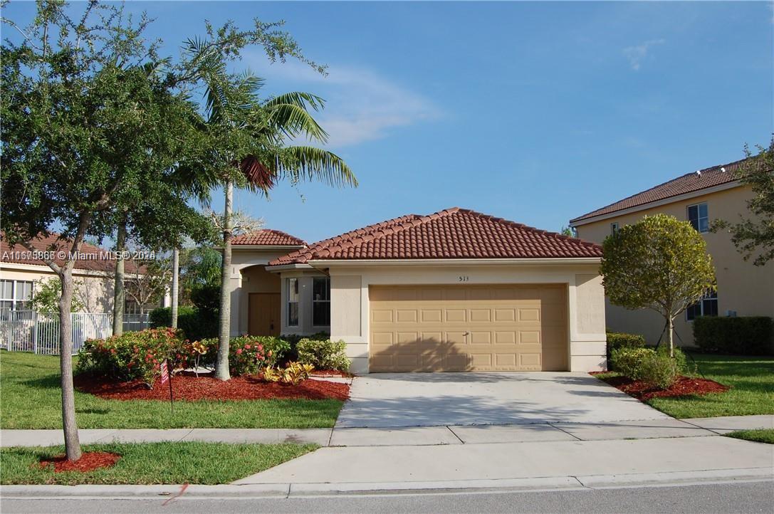 513 Live Oak Ln, Weston, Florida image 1