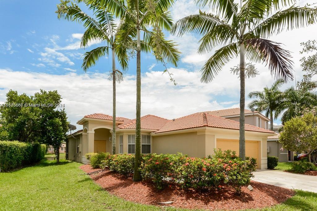 513 Live Oak Ln, Weston, Florida image 2