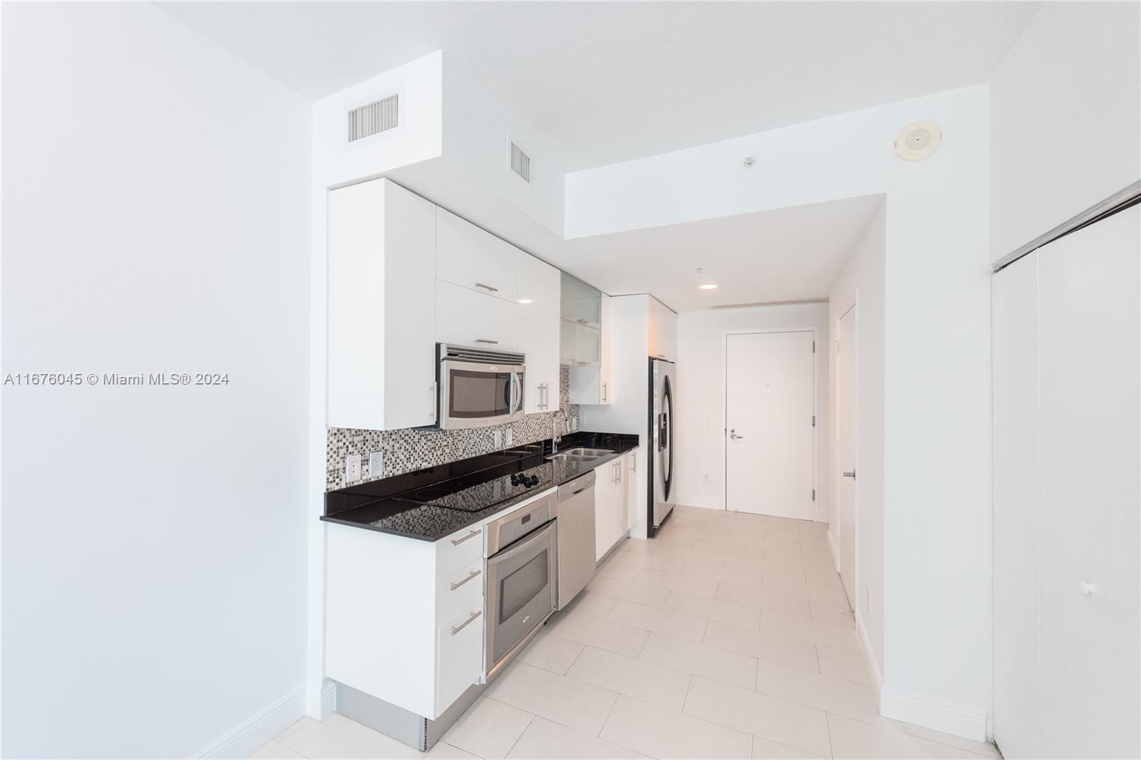 60 SW 13th St #1818, Miami FL 33130