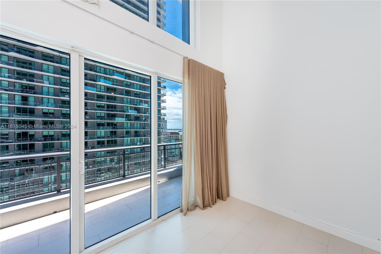 60 SW 13th St #1818, Miami FL 33130