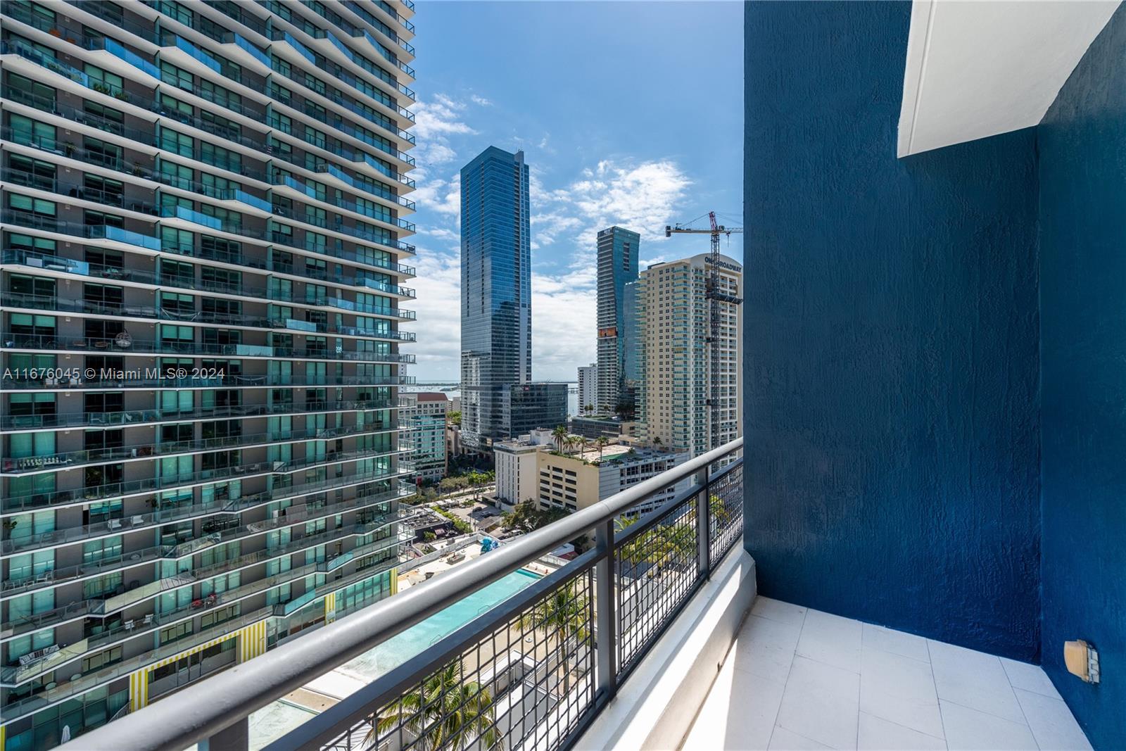 60 SW 13th St #1818, Miami FL 33130