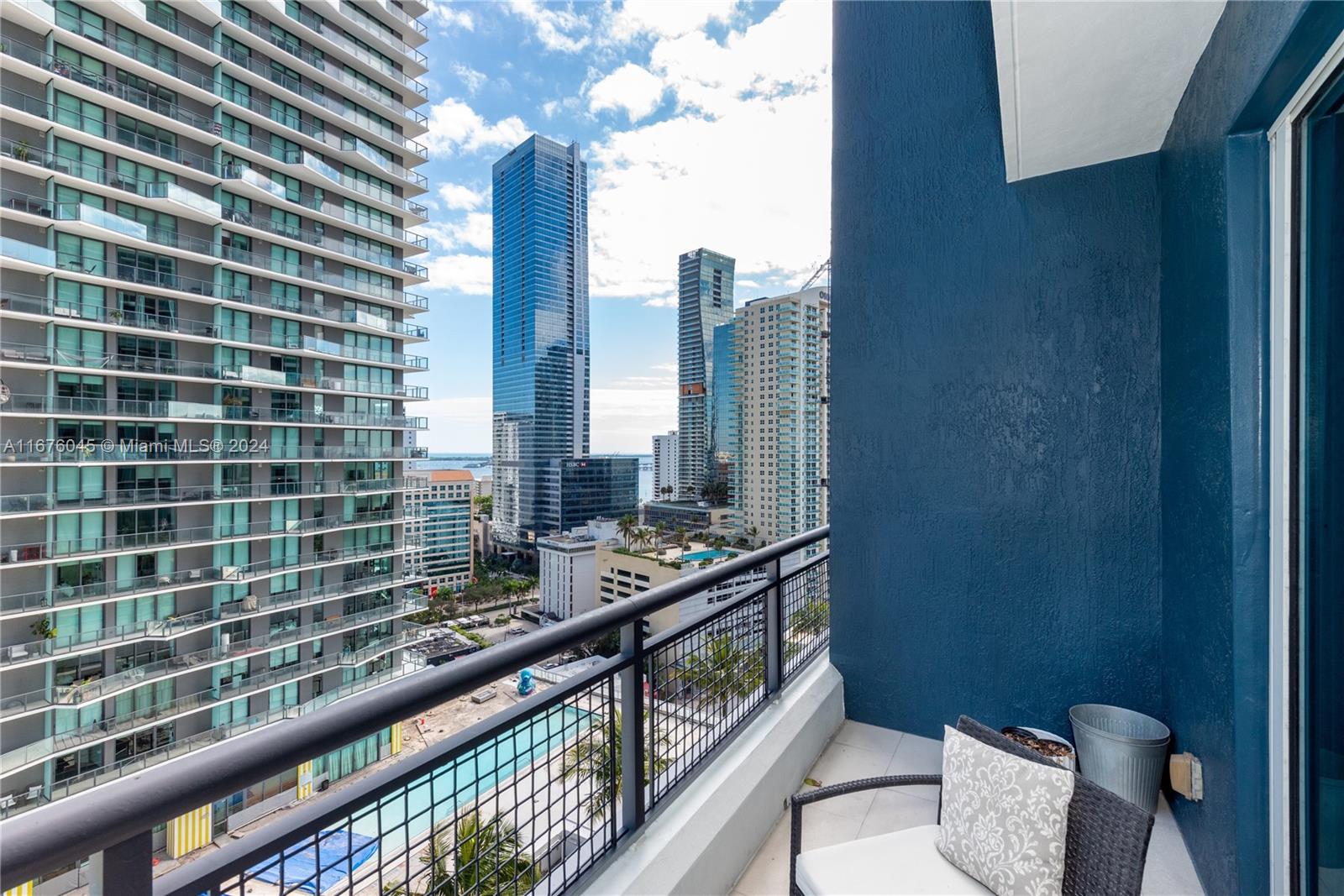 60 SW 13th St #1818, Miami FL 33130