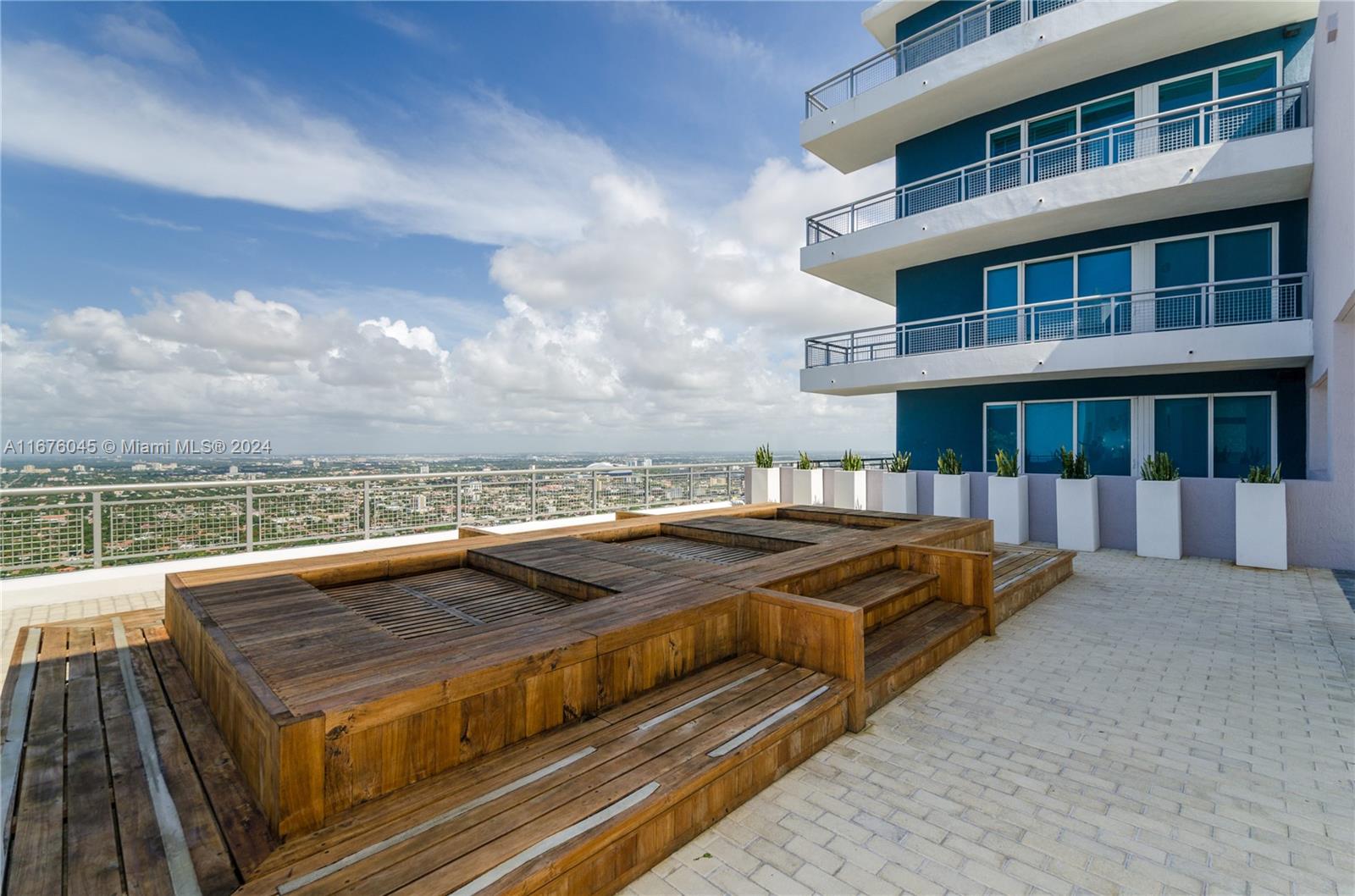 60 SW 13th St #1818, Miami FL 33130